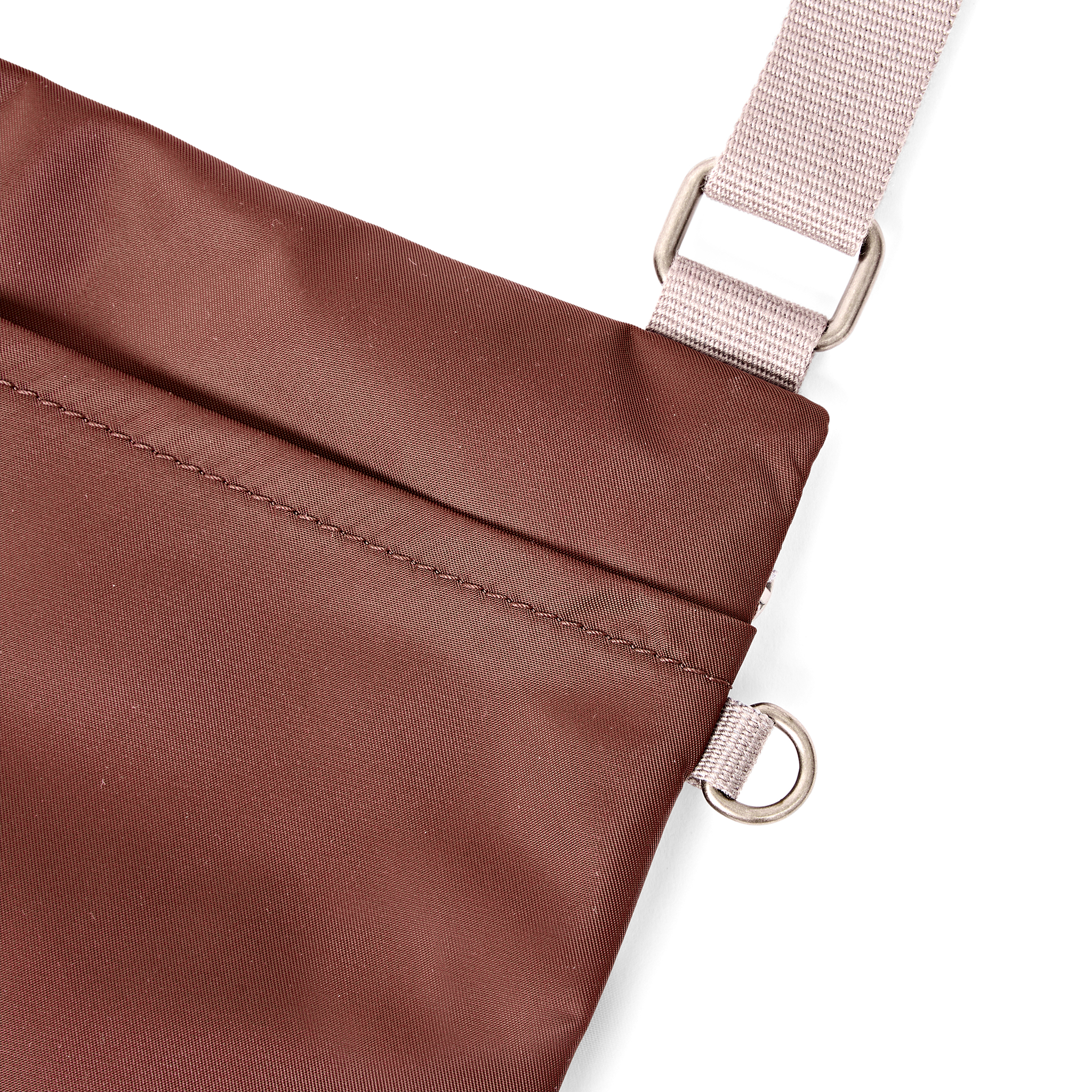 Roka London Chelsea B crossbody Rocky Road 0,6L vanntett
