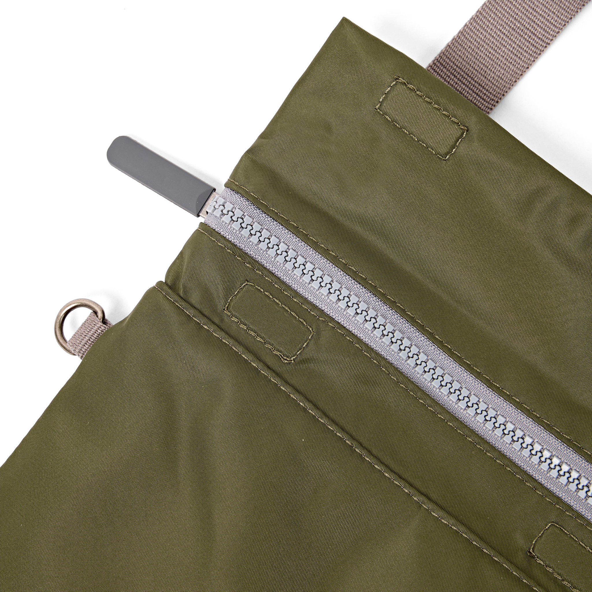 Roka London Stratford Small crossbody chive 0,5 liter