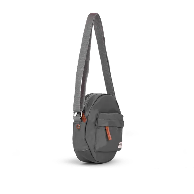 Roka London Paddington Small skulderveske graphite rund