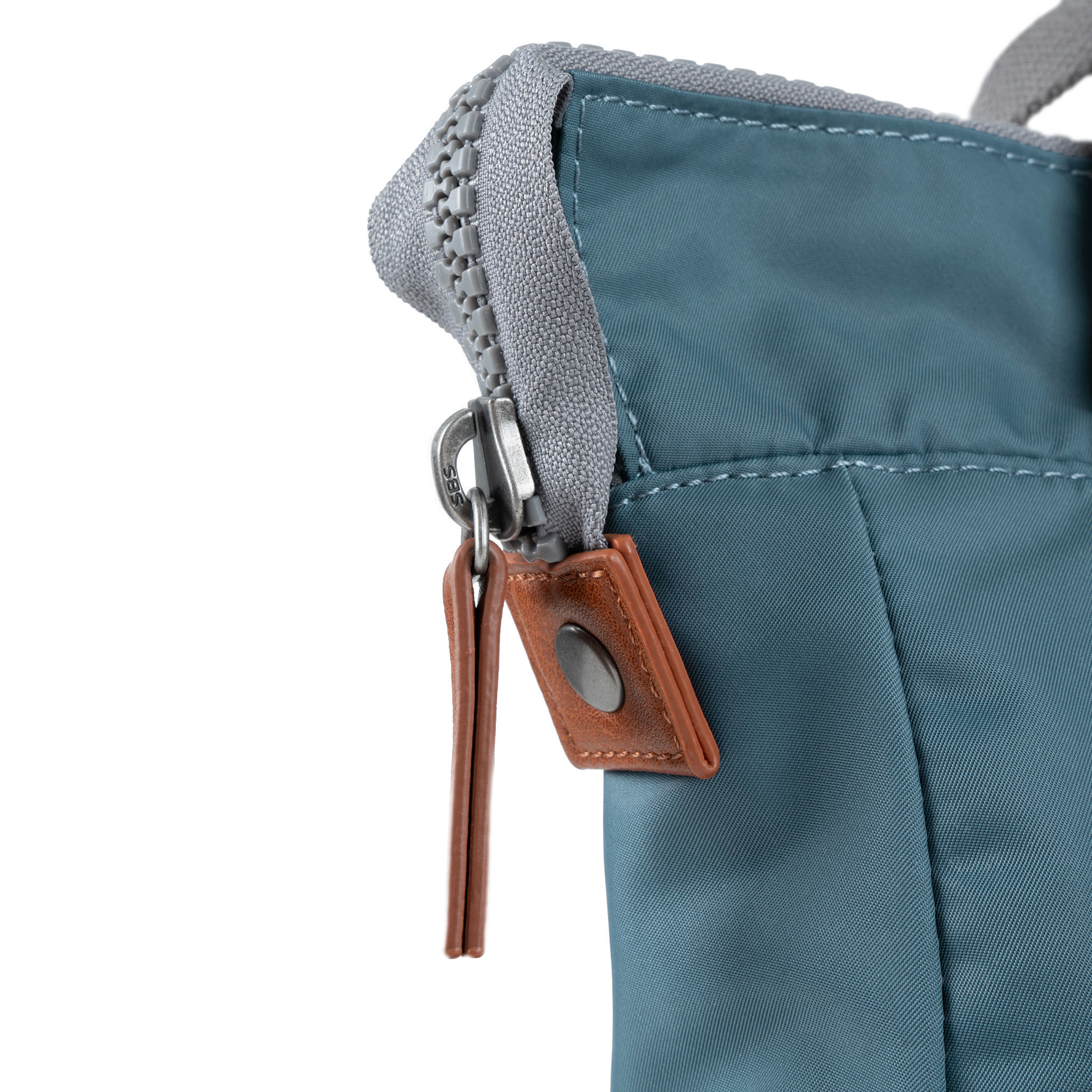 Roka London Bantry ryggsekk 7,4 liter Small Airforce
