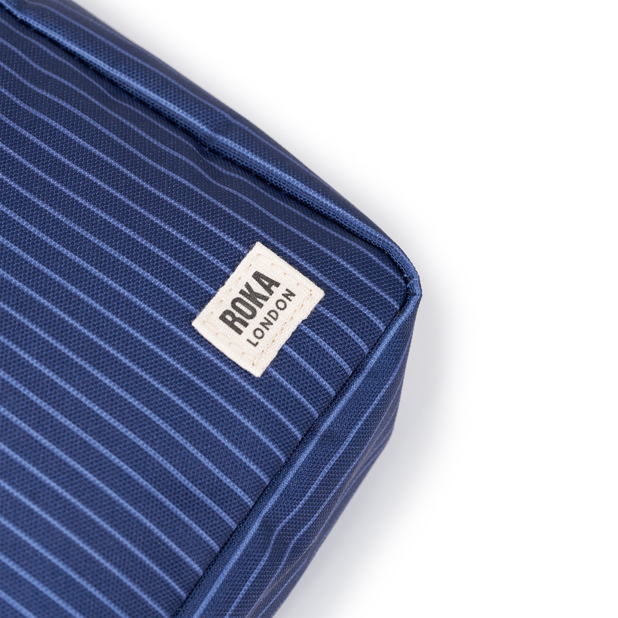 Roka London Bond Pocket skulderveske small dark denim pinstripe