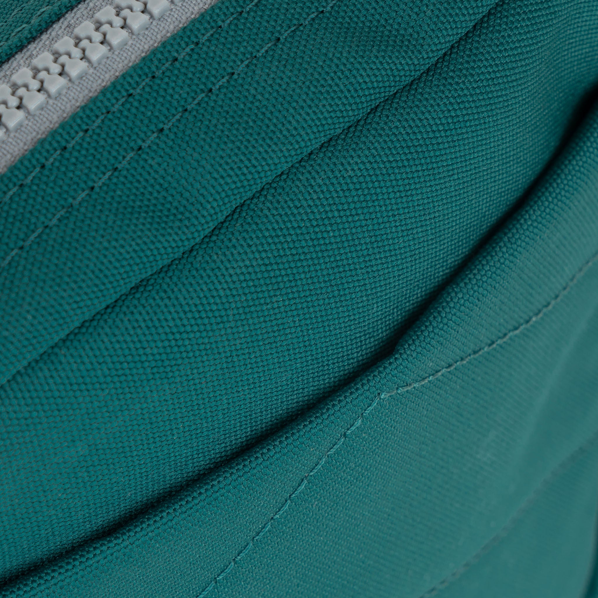 Roka London Bond Teal miniveske Small 1,5 liter vattert