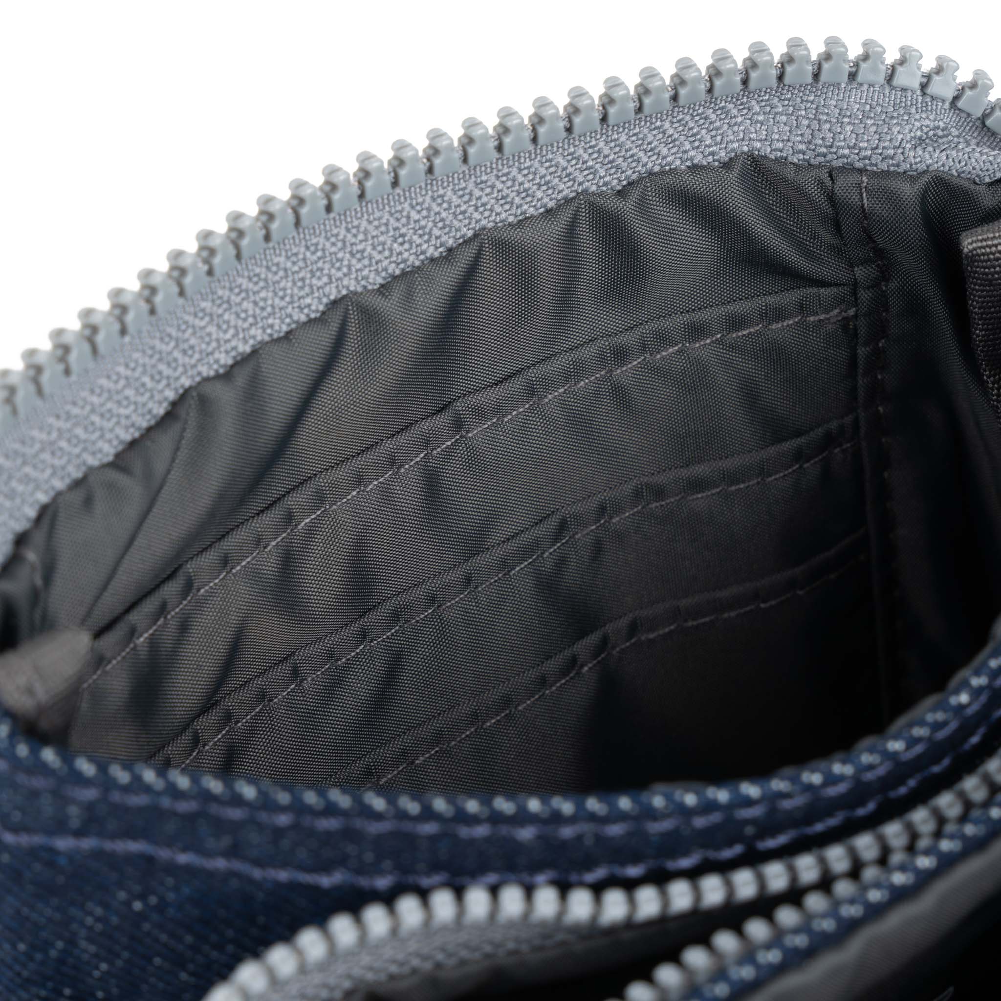 Roka London Carnaby Dark Denim lommebok Small kompakt
