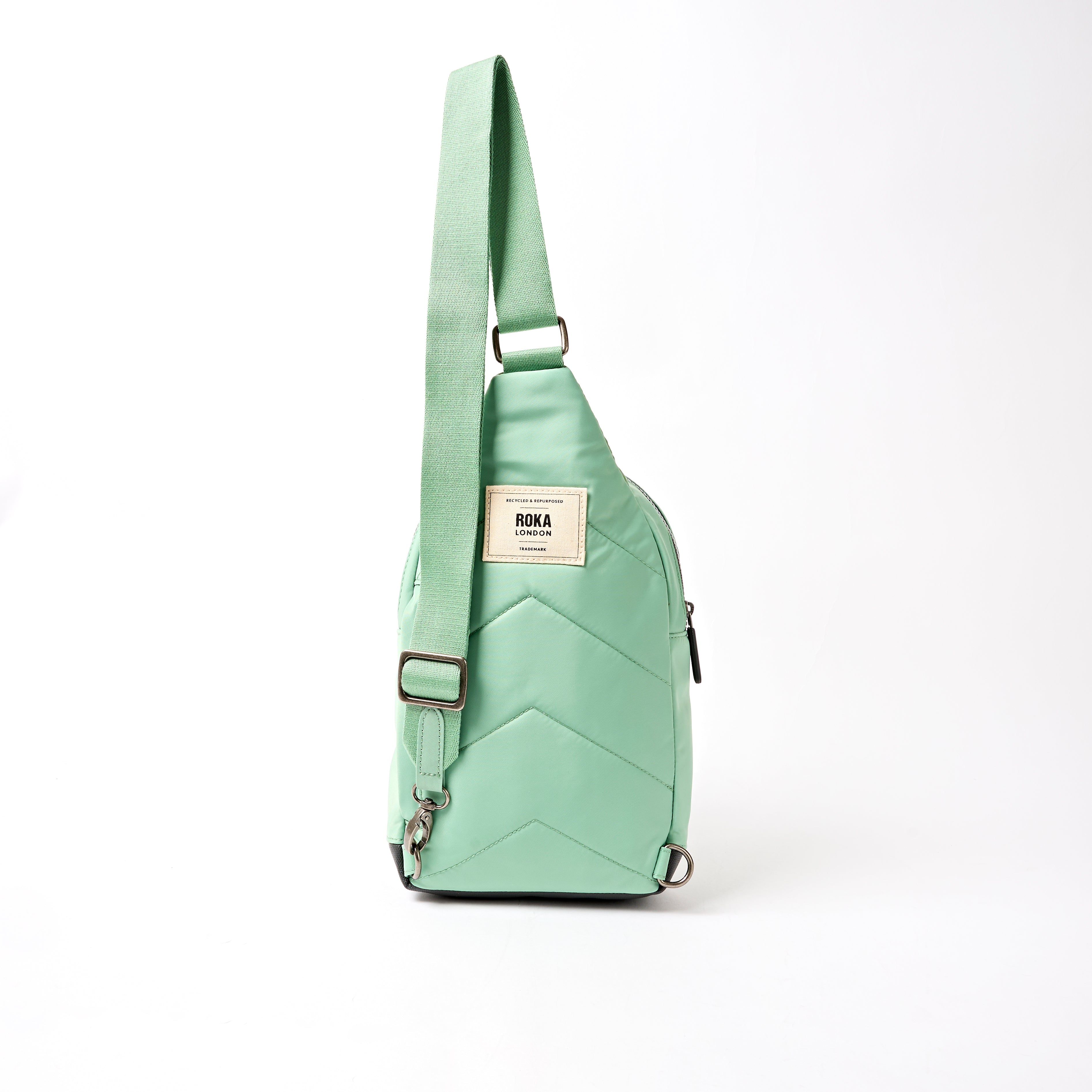 Roka London Willesden slingveske green tonal large 5 liter