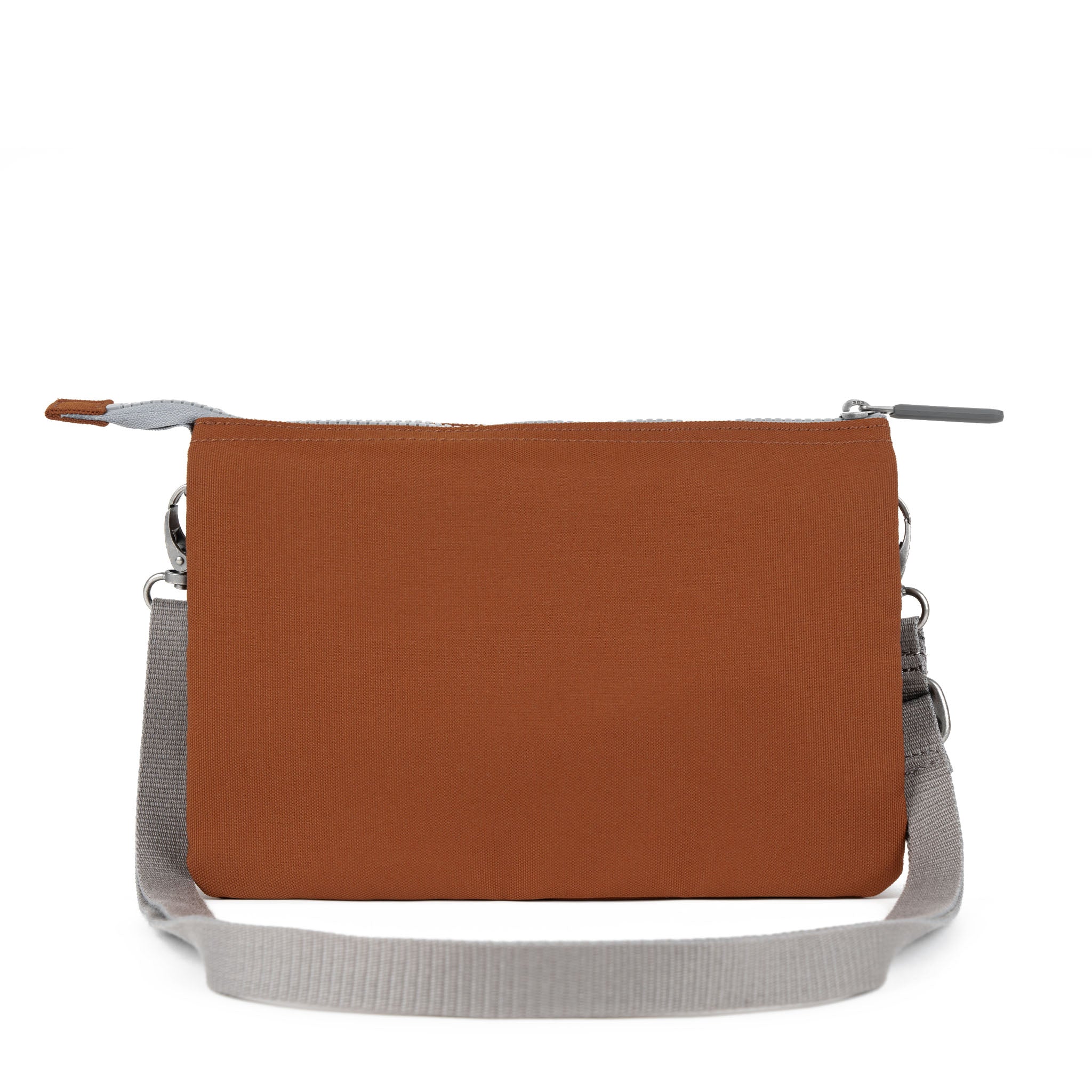Roka London Carnaby XL crossbody veske 0,5 liter bran