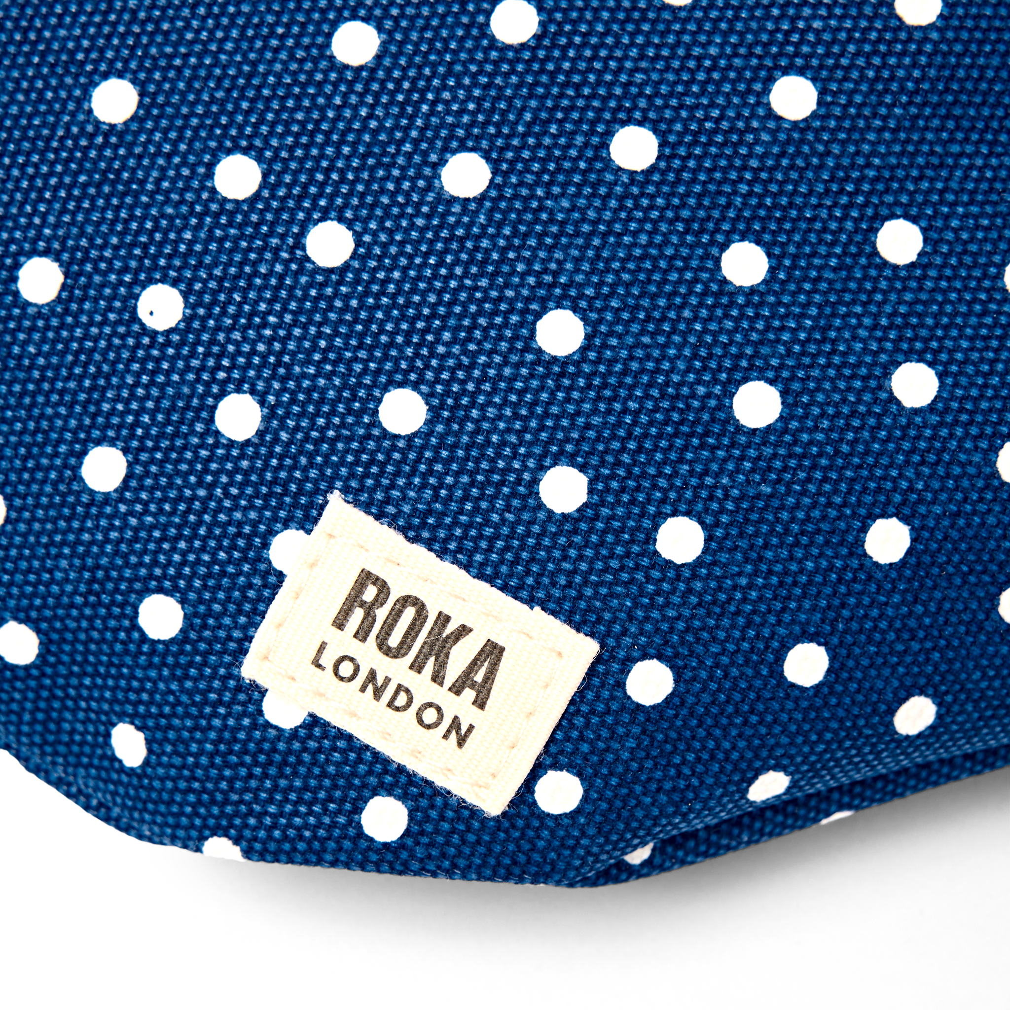 Roka London Mill Hill Small mageveske Navy Polka bomull