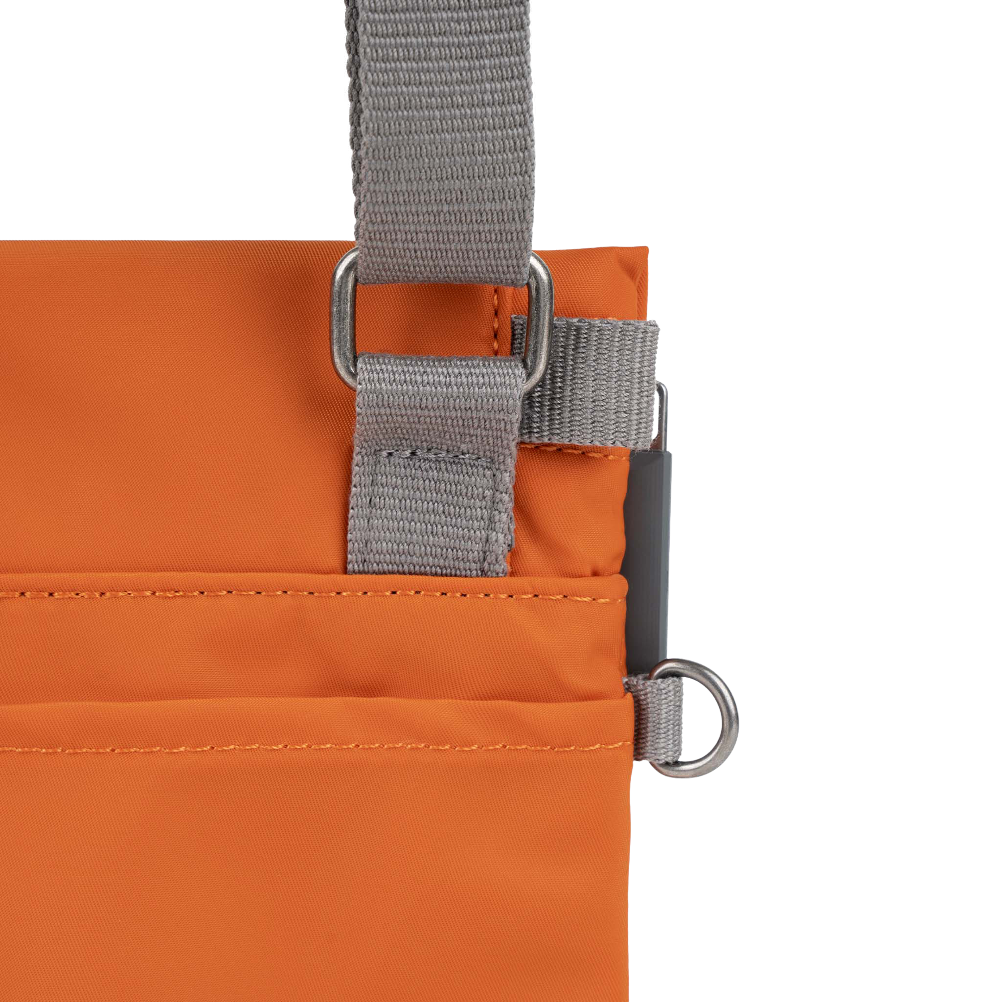 Roka London Stratford Small crossbody 0,5 liter resirkulert