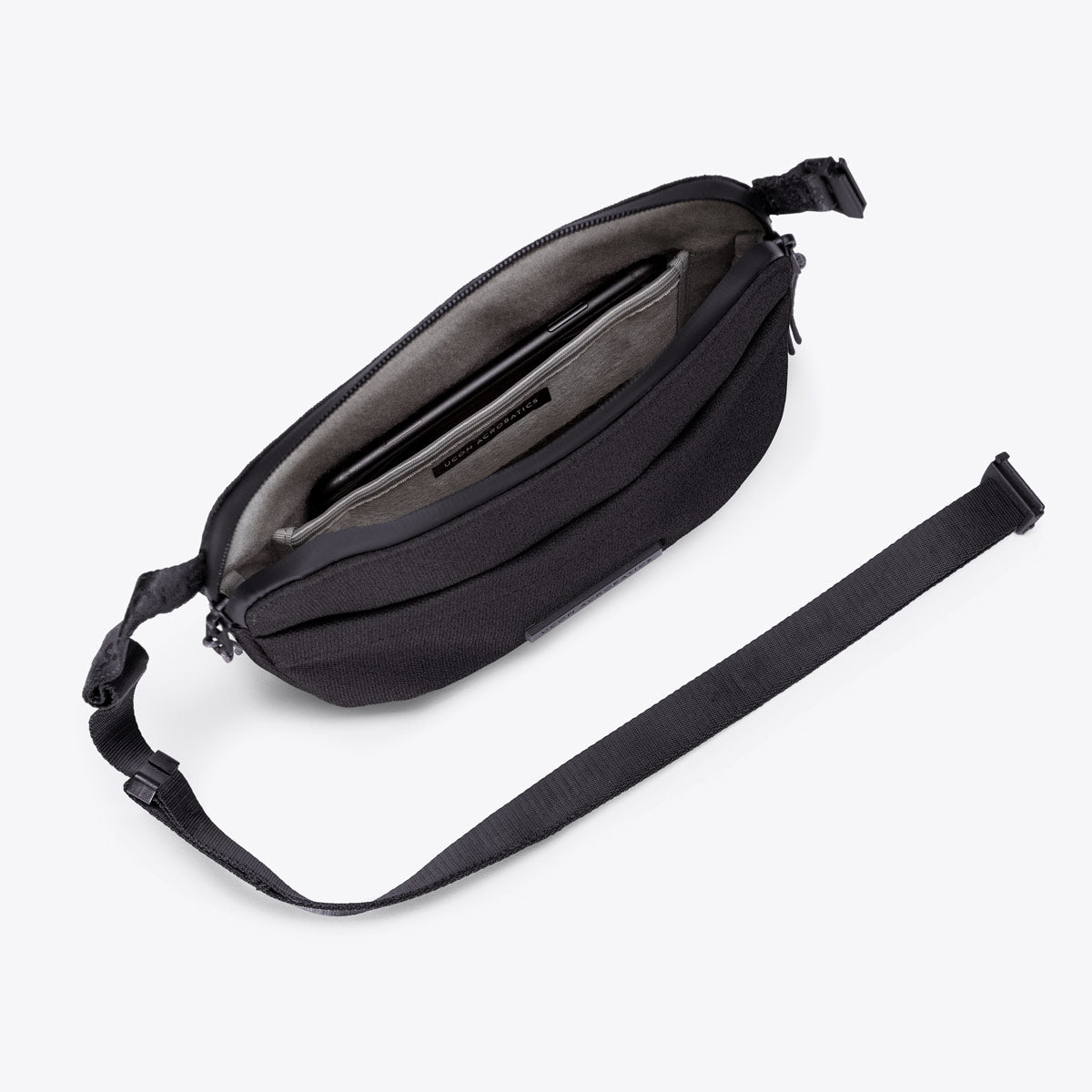 Ucon Acrobatics Melvin crossbody-veske Medium Asphalt Reflective synlig