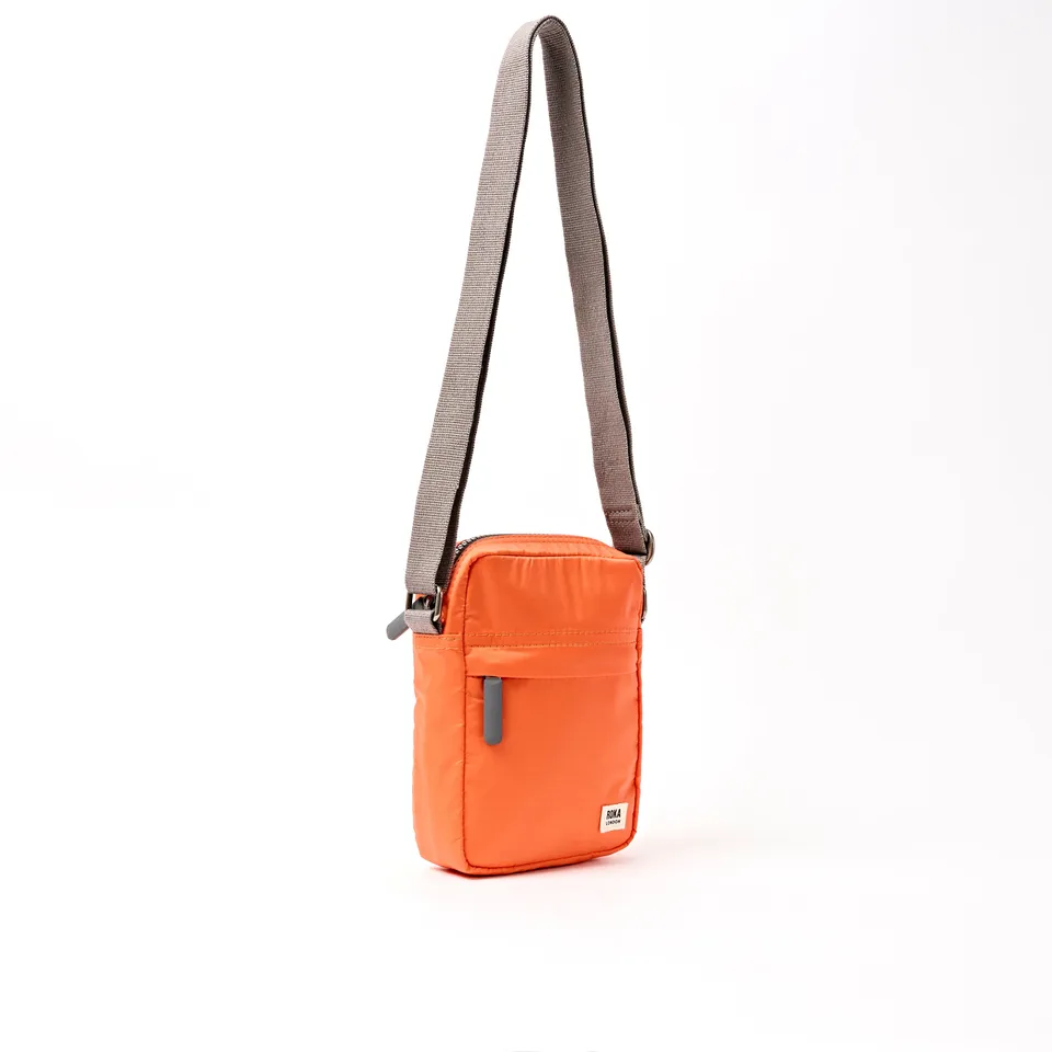 Roka London Bond skulderveske Small Tangerine 1,5 liter