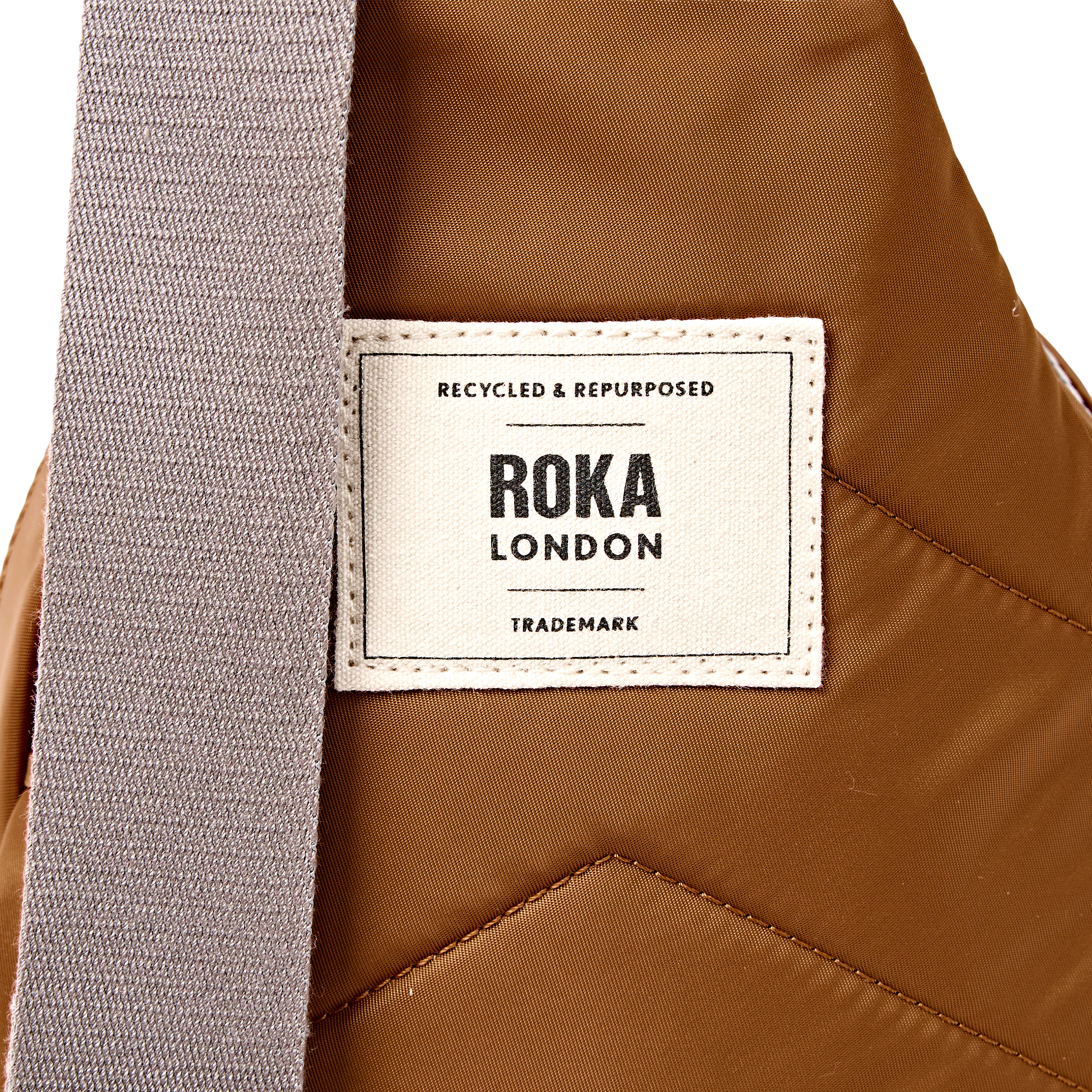 Roka London Willesden sling-veske Large Biscuit 5 liter