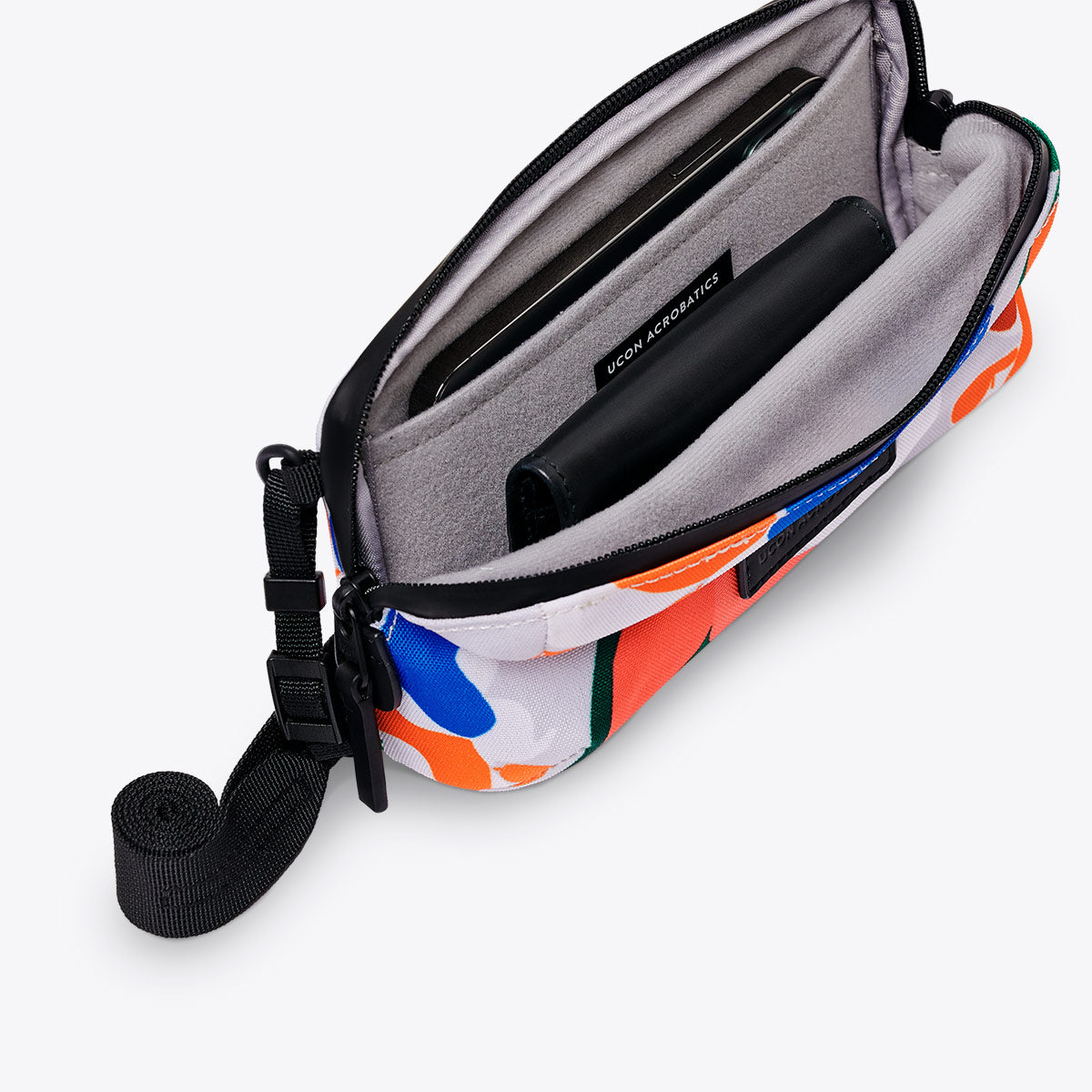 Ucon Acrobatics Ando crossbody skulderveske multicolor refleks