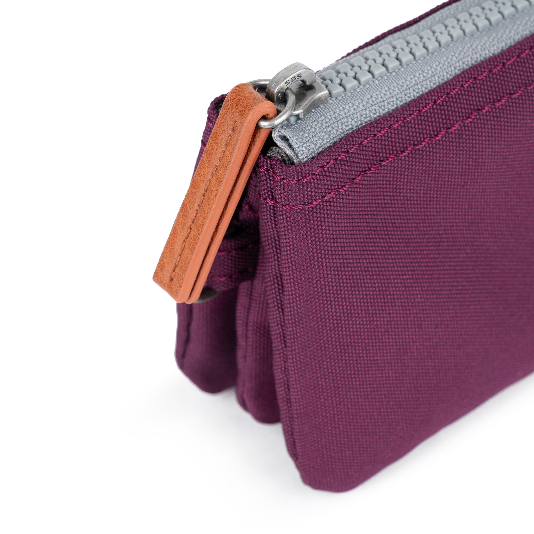 Roka London Carnaby Small lommebok Cherry Lacquer 0,2 liter