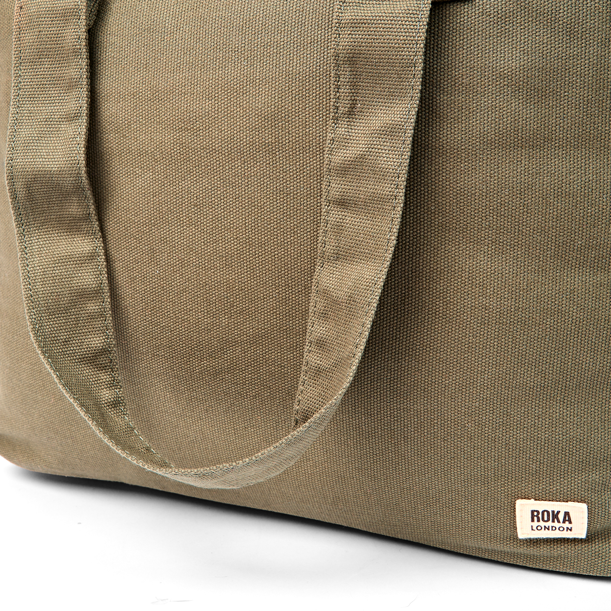 Roka London Sloane Medium skulderveske 24,4 liter canvas