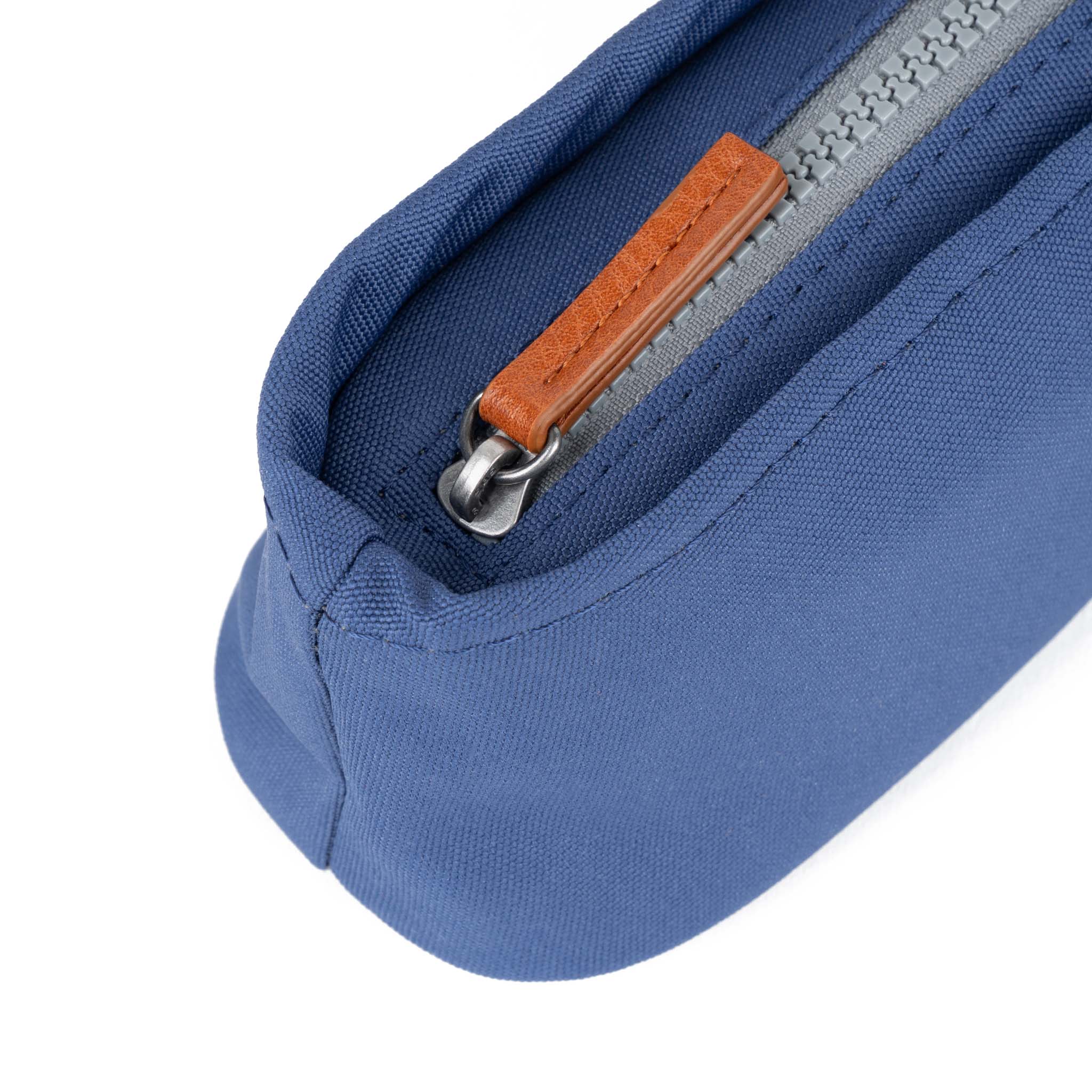 Roka Pimlico Pouch oppbevaringsmappe Burnt Blue Small 1,3L