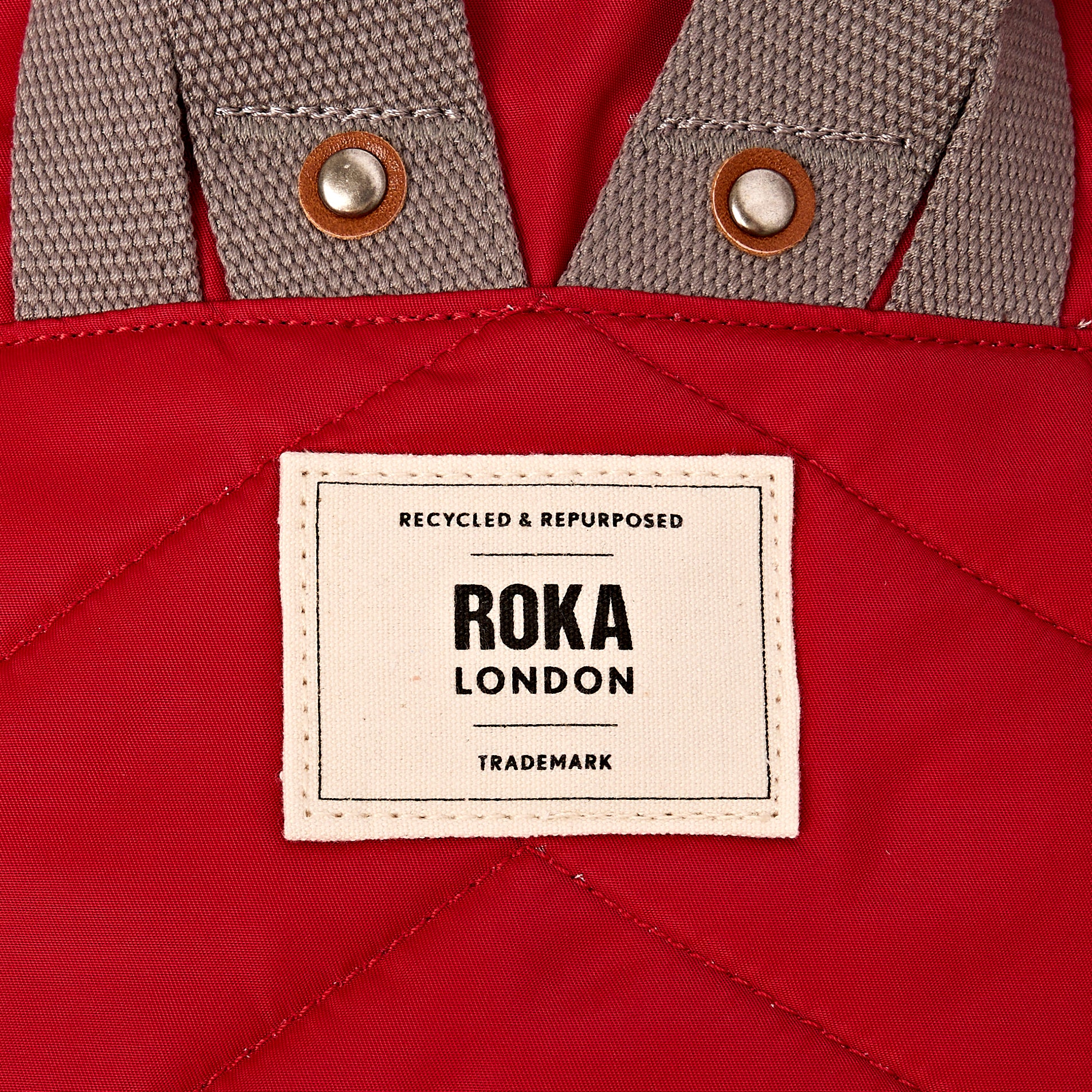 Roka Canfield roll-top ryggsekk 9,8L Cranberry Stripe