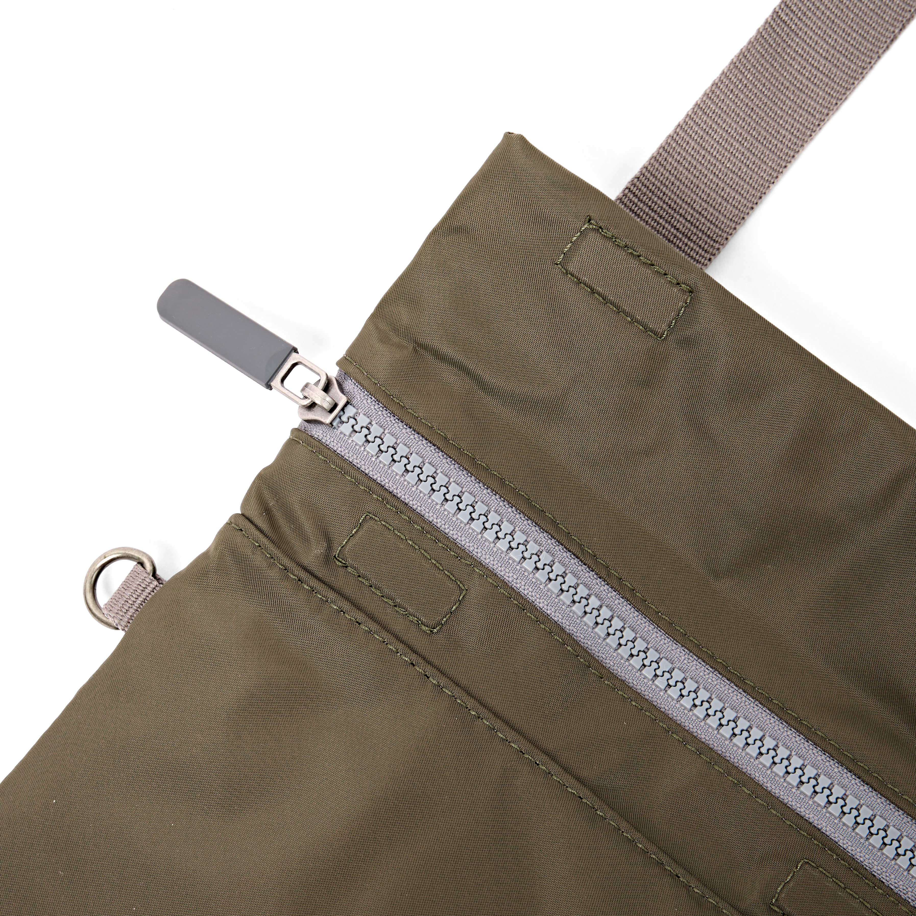 Roka London Stratford Small crossbody-veske army vanntett