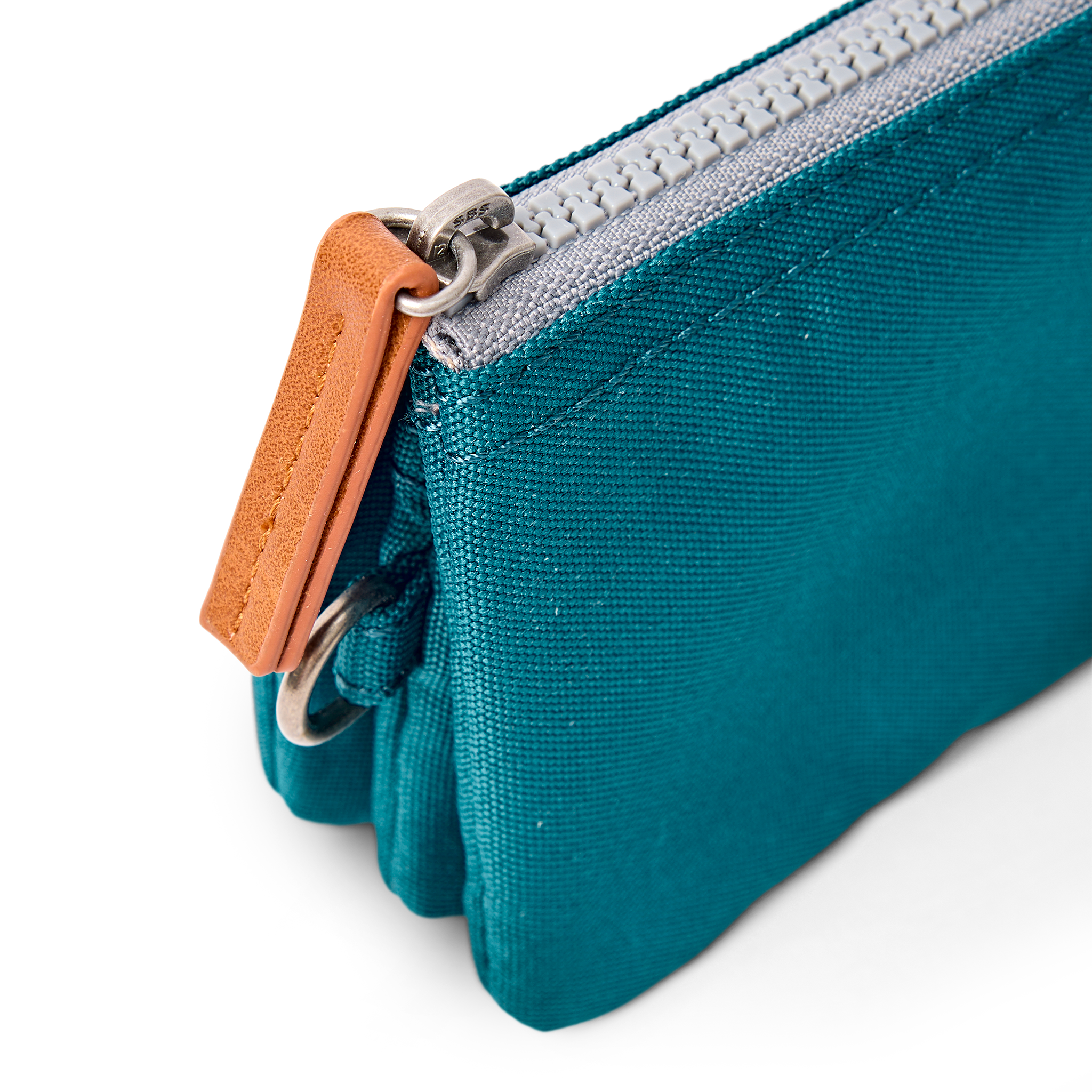Roka London Carnaby Small lommebok Deep Teal 0,2 liter