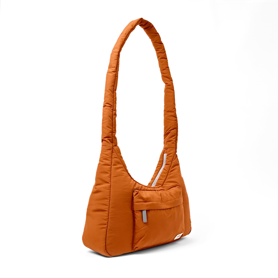 Roka London Belsize skulderveske 14,7 L dijon puffy