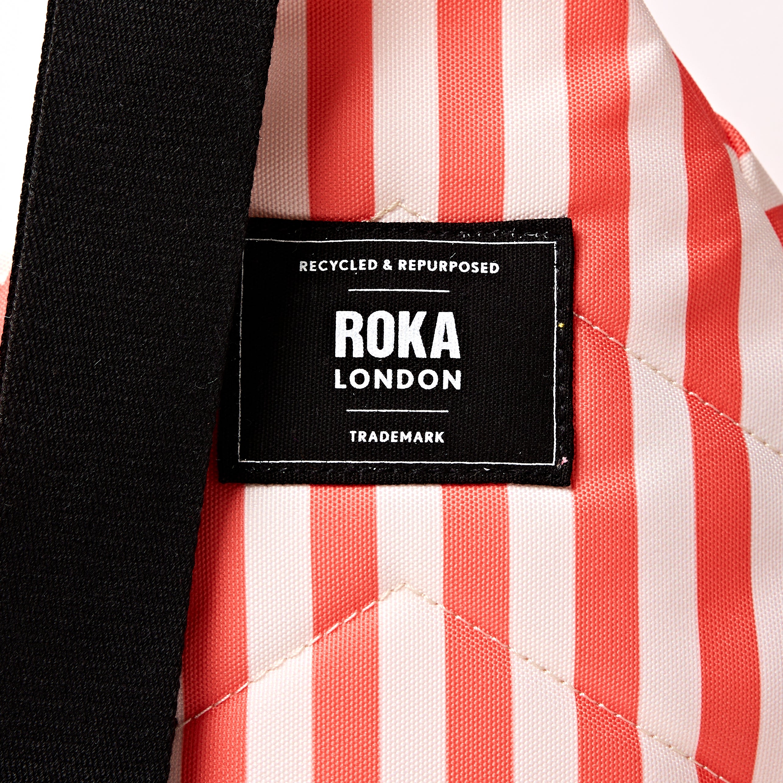 Roka London Willesden skulderveske large korall 5 liter