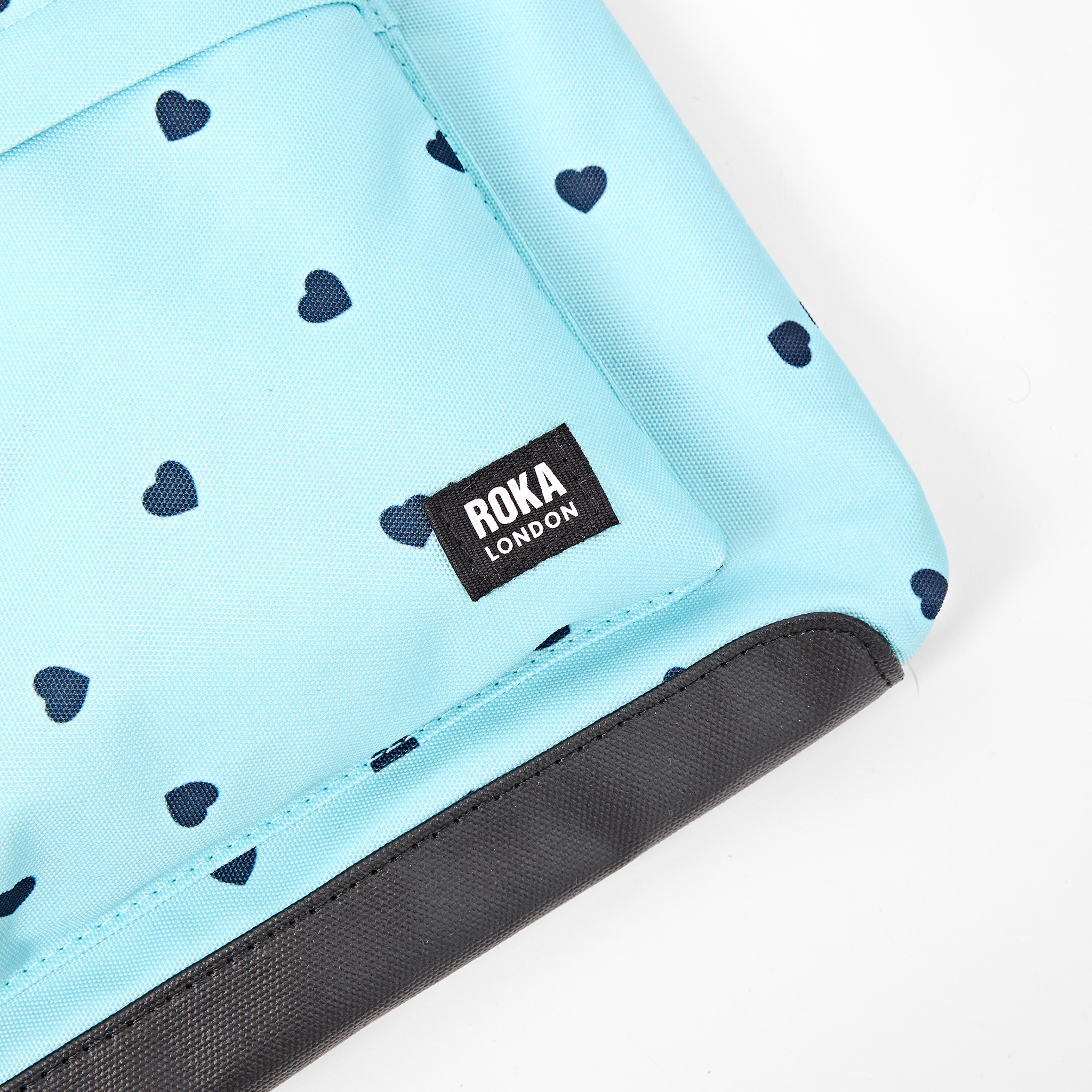 Roka London Kennington skulderveske heart print 2,7 l