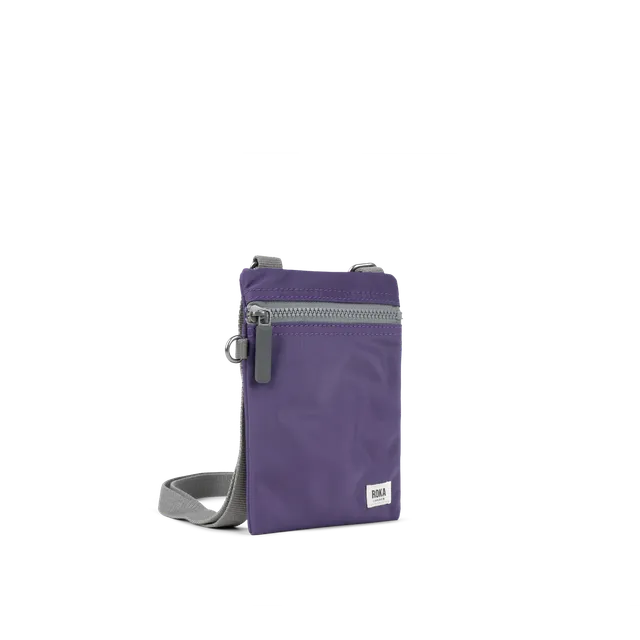 Roka London Chelsea Pocket slingveske mulberry extra small