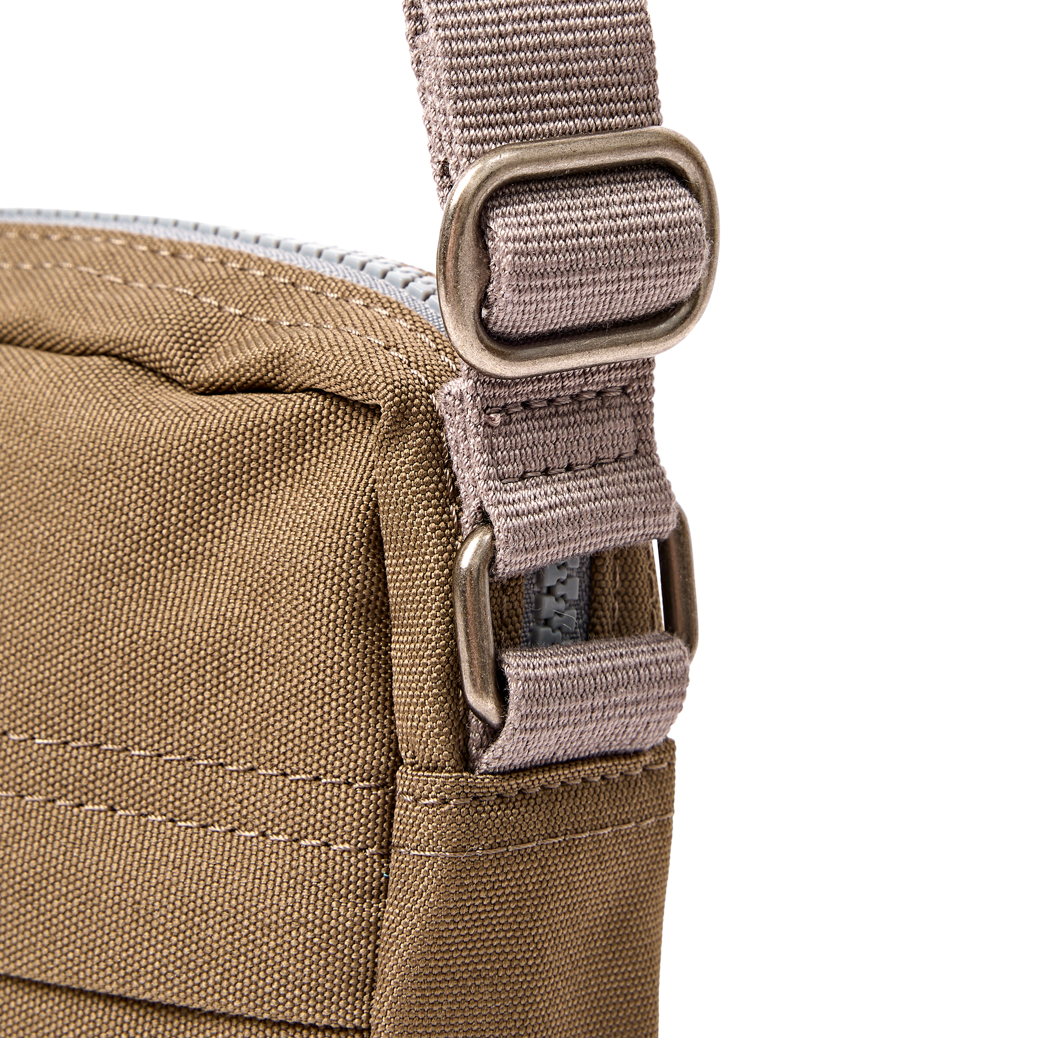 Roka London Bond Pocket crossbody-veske Small Sea Spray værbestandig