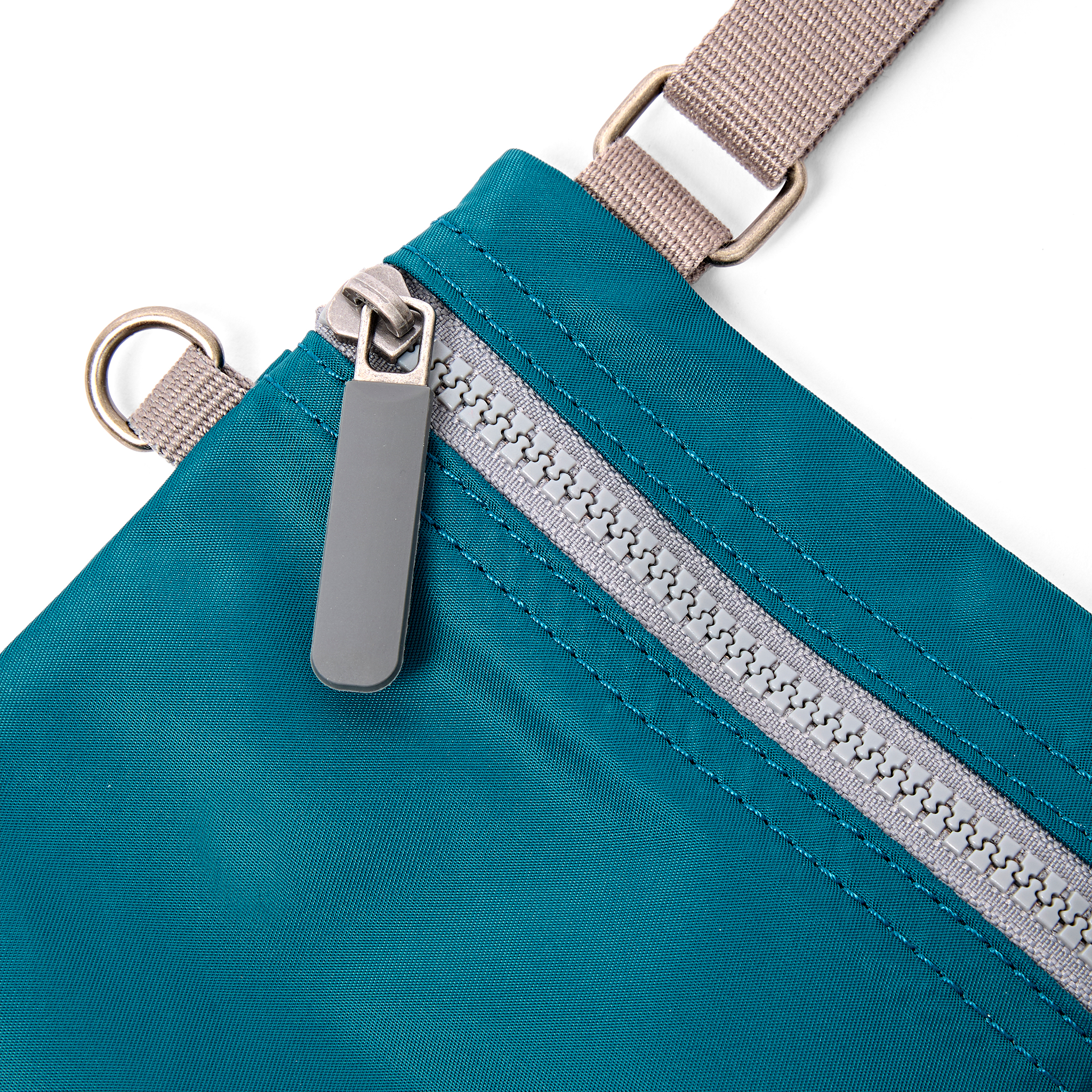 Roka Chelsea Pocket Sling magetaske North Sea XS 0,3L