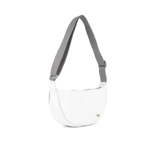 Roka London Farringdon Half Moon skulderveske coconut small