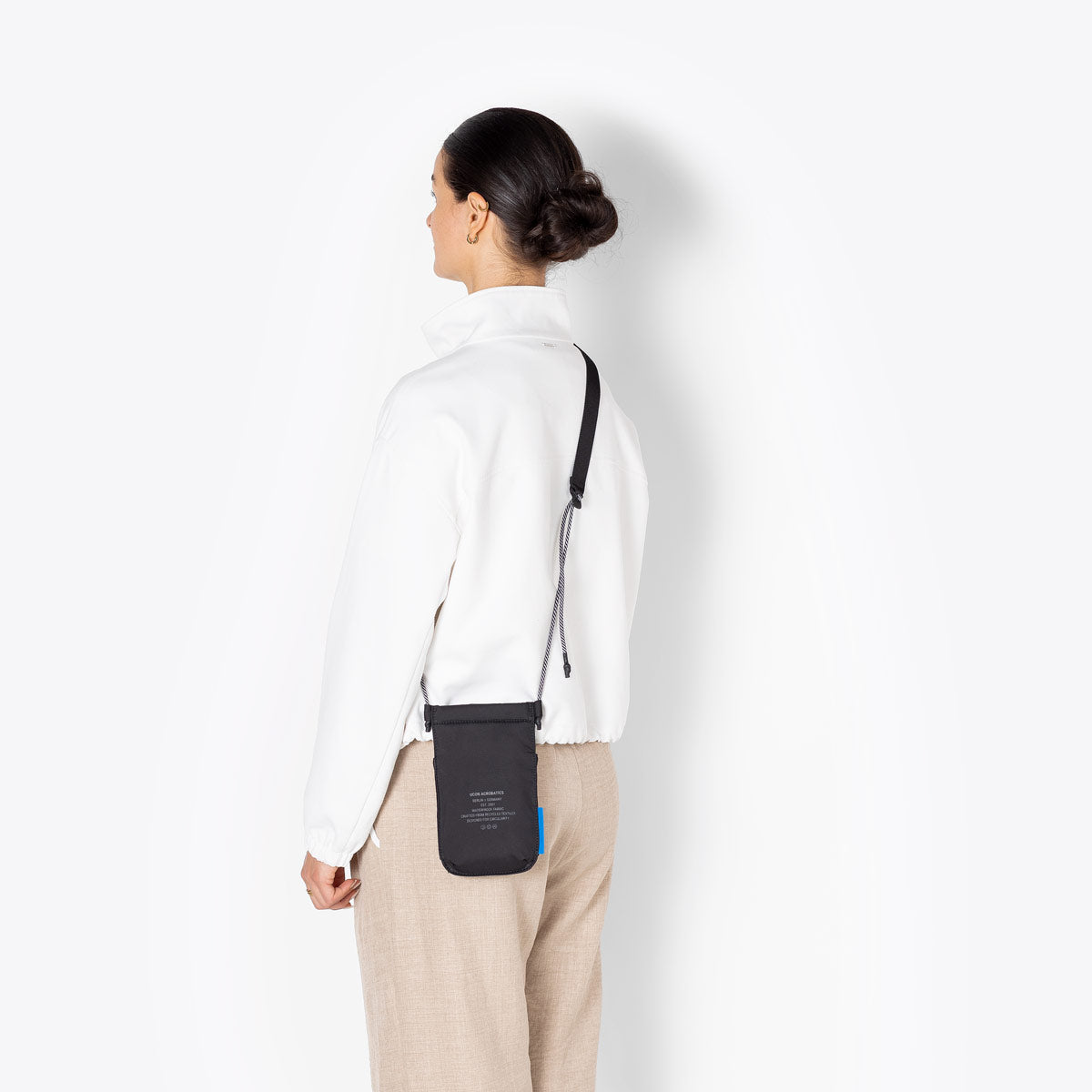 Ucon Acrobatics Arvo crossbody skulderveske svart ripstop