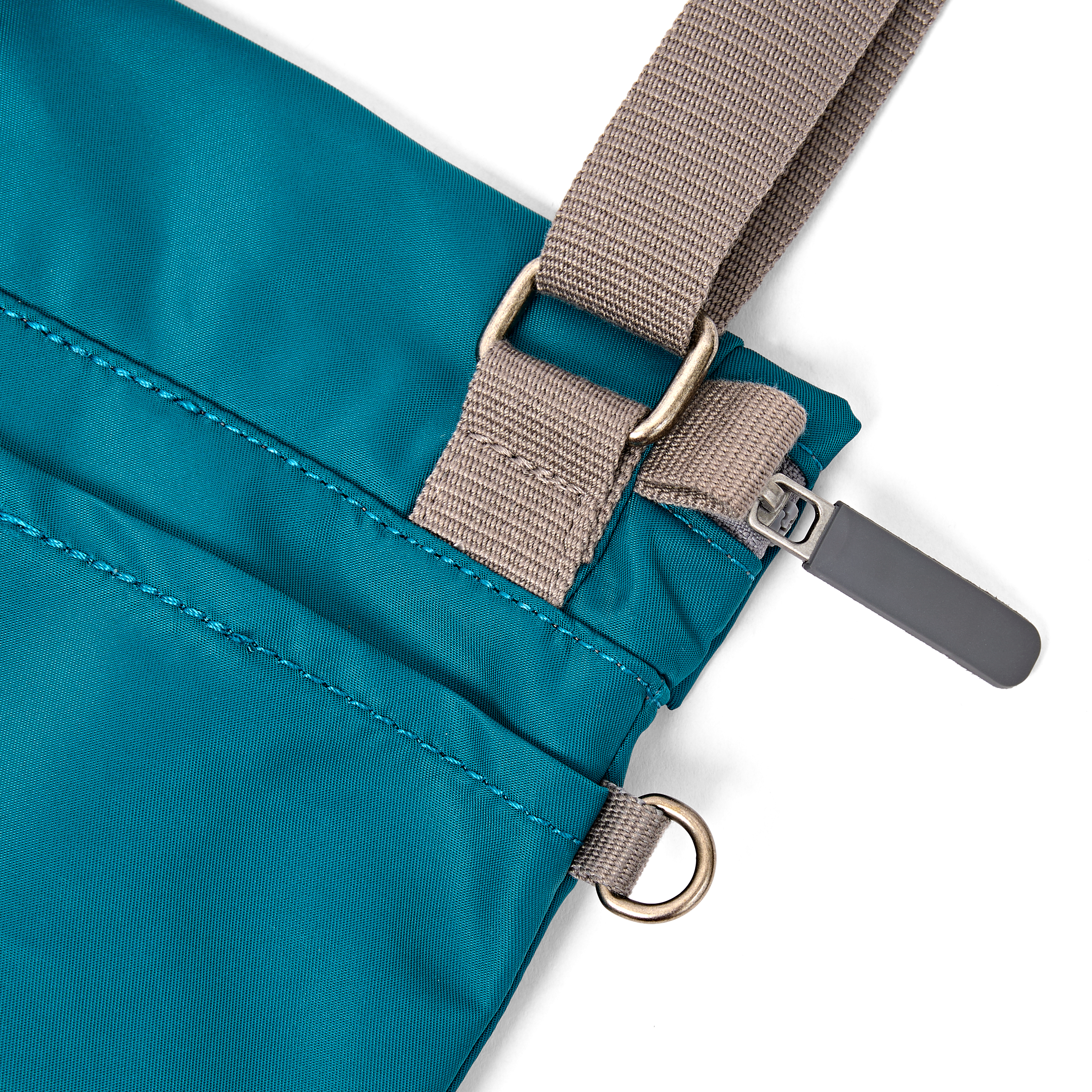 Roka London Stratford crossbody Small North Sea værbestandig