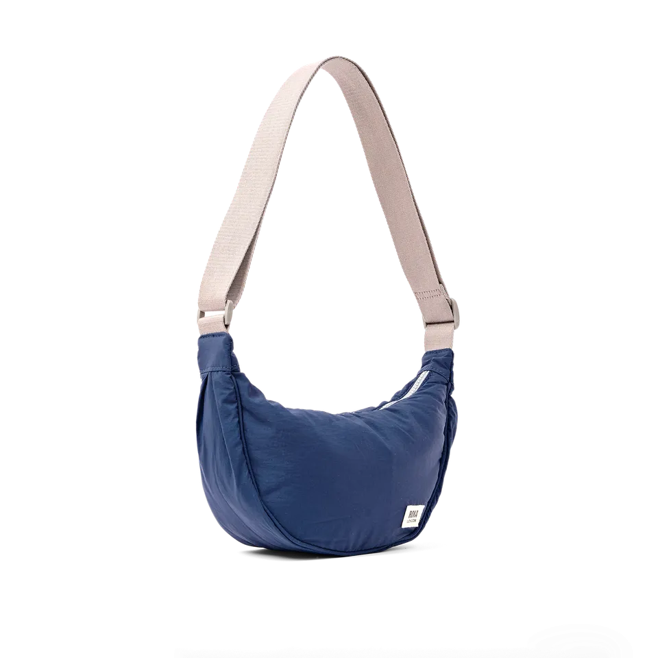 Roka London Farringdon skulderveske small kobolt vanntett