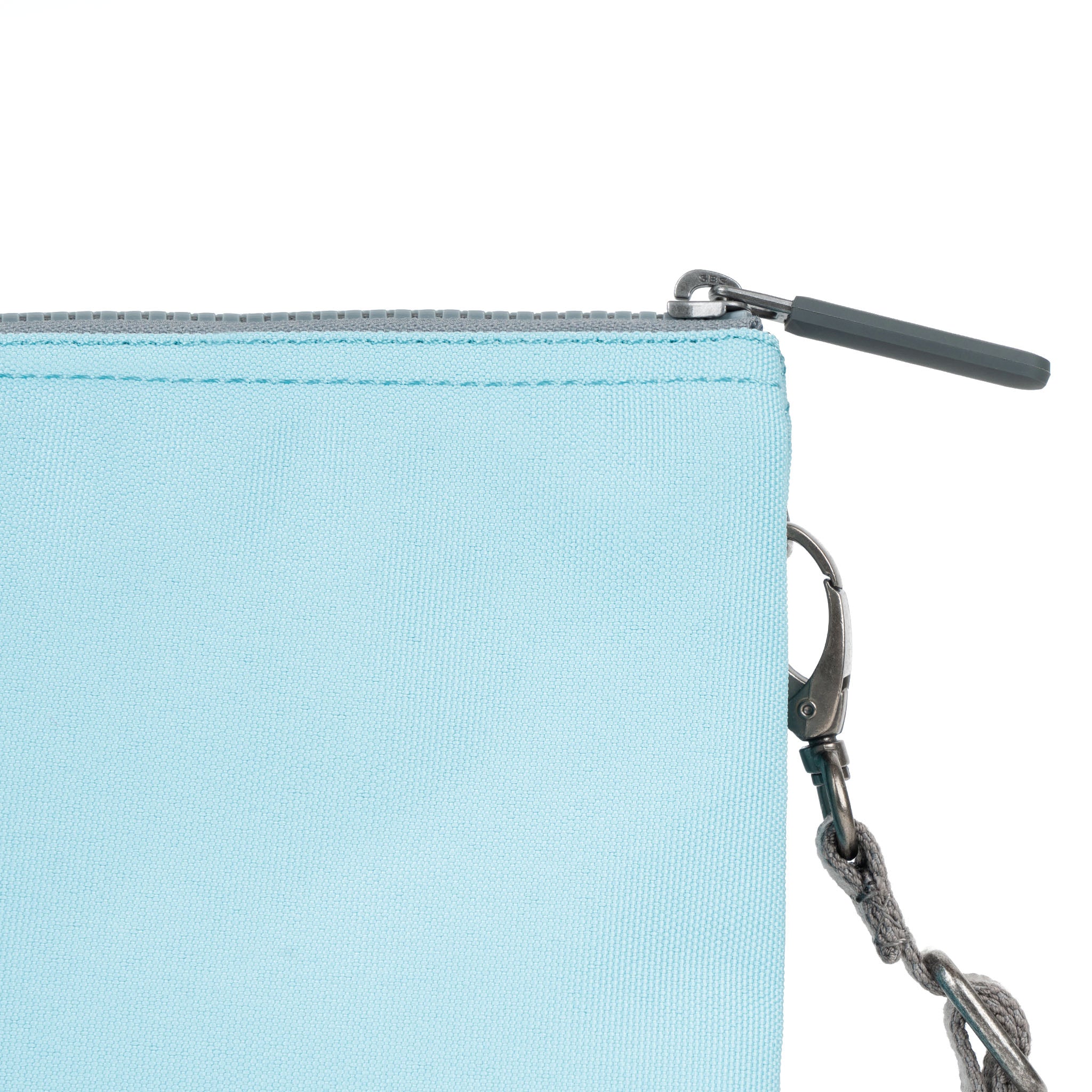 Roka London Carnaby XL crossbody veske Ice vannavstøtende