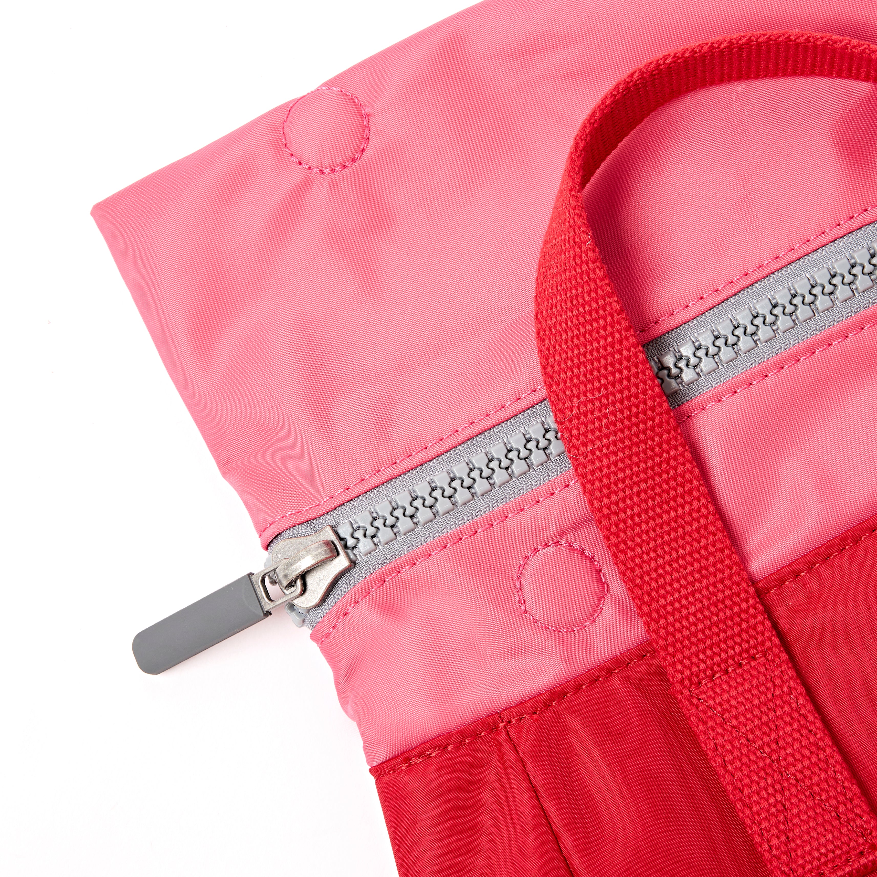 Roka London Canfield Roll Top ryggsekk Small Red Tonal 9,8 l