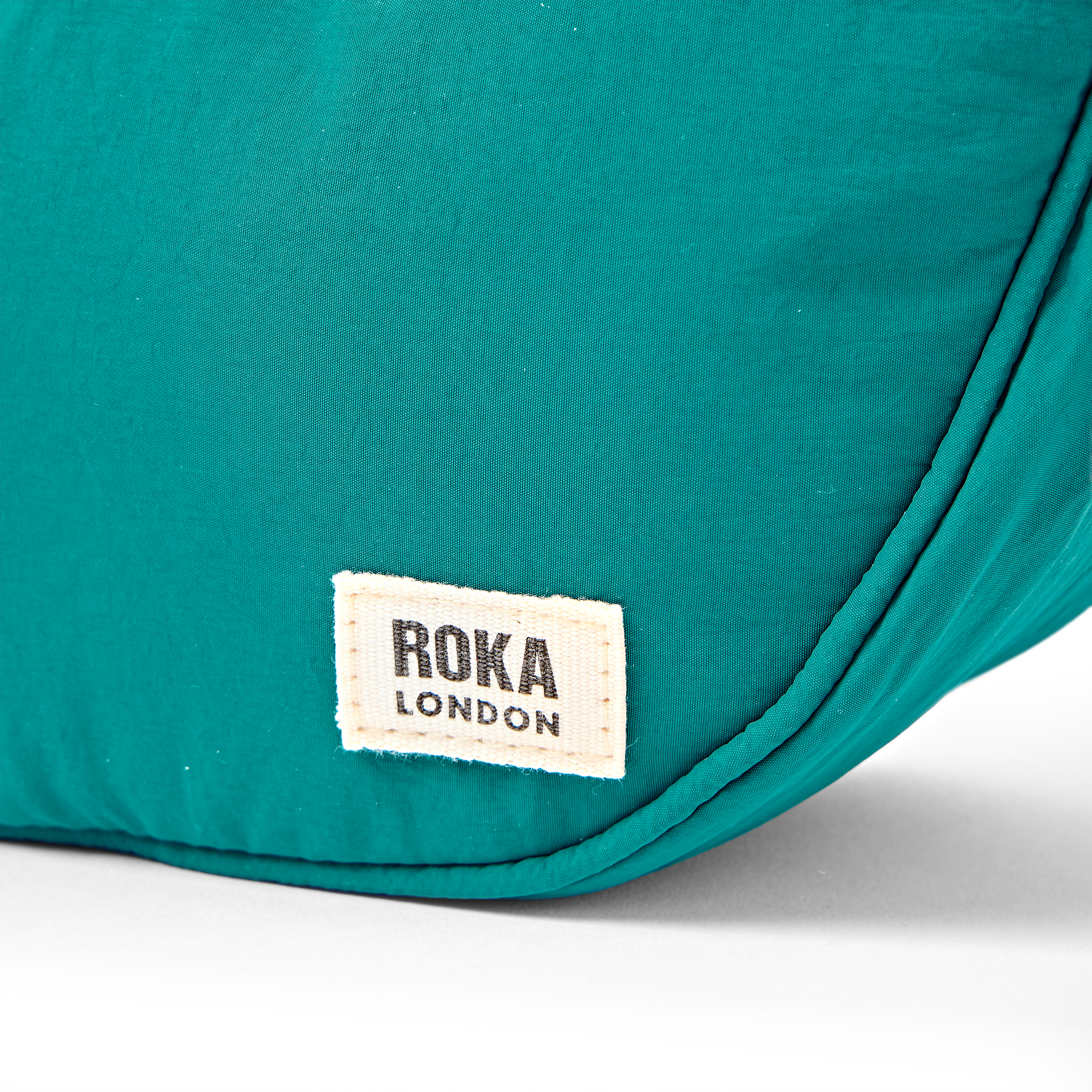 Roka London Farringdon halvmåneveske Small ocean vanntett