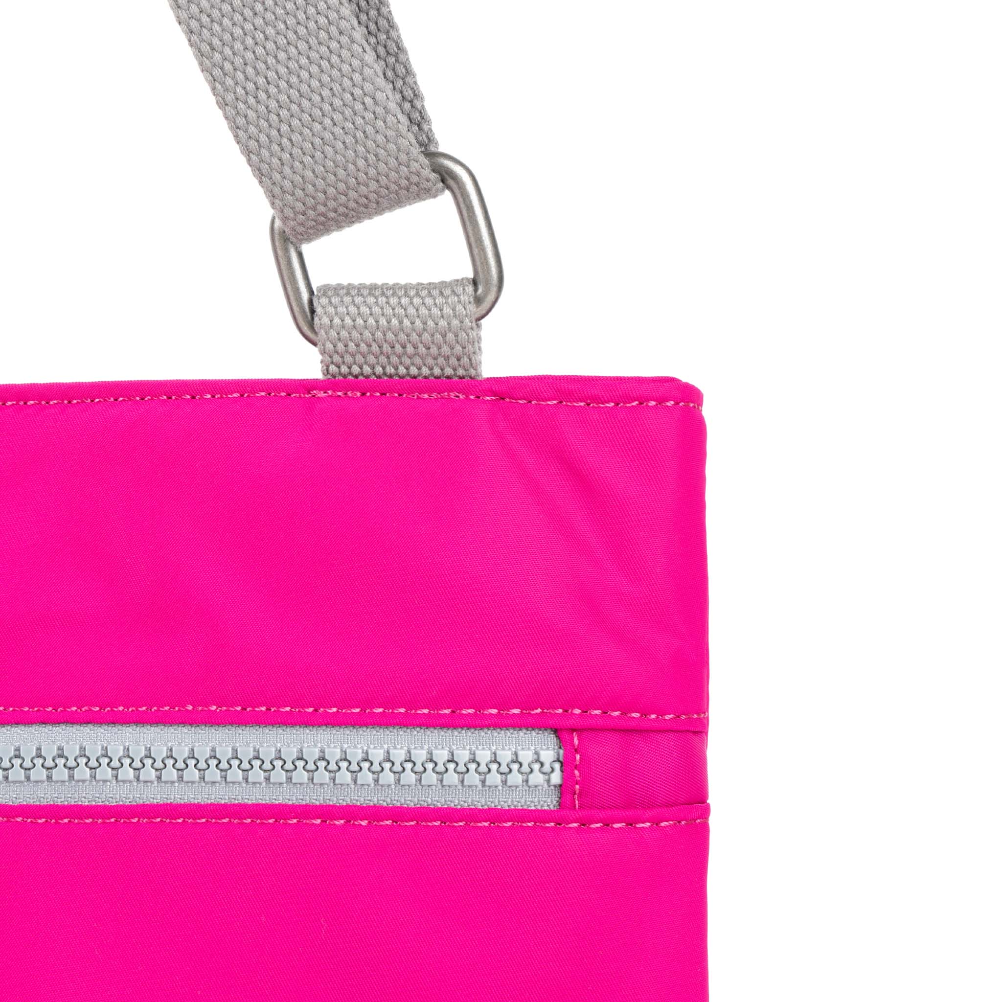 Roka London Moorgate Candy messenger-veske Medium 3,2 L