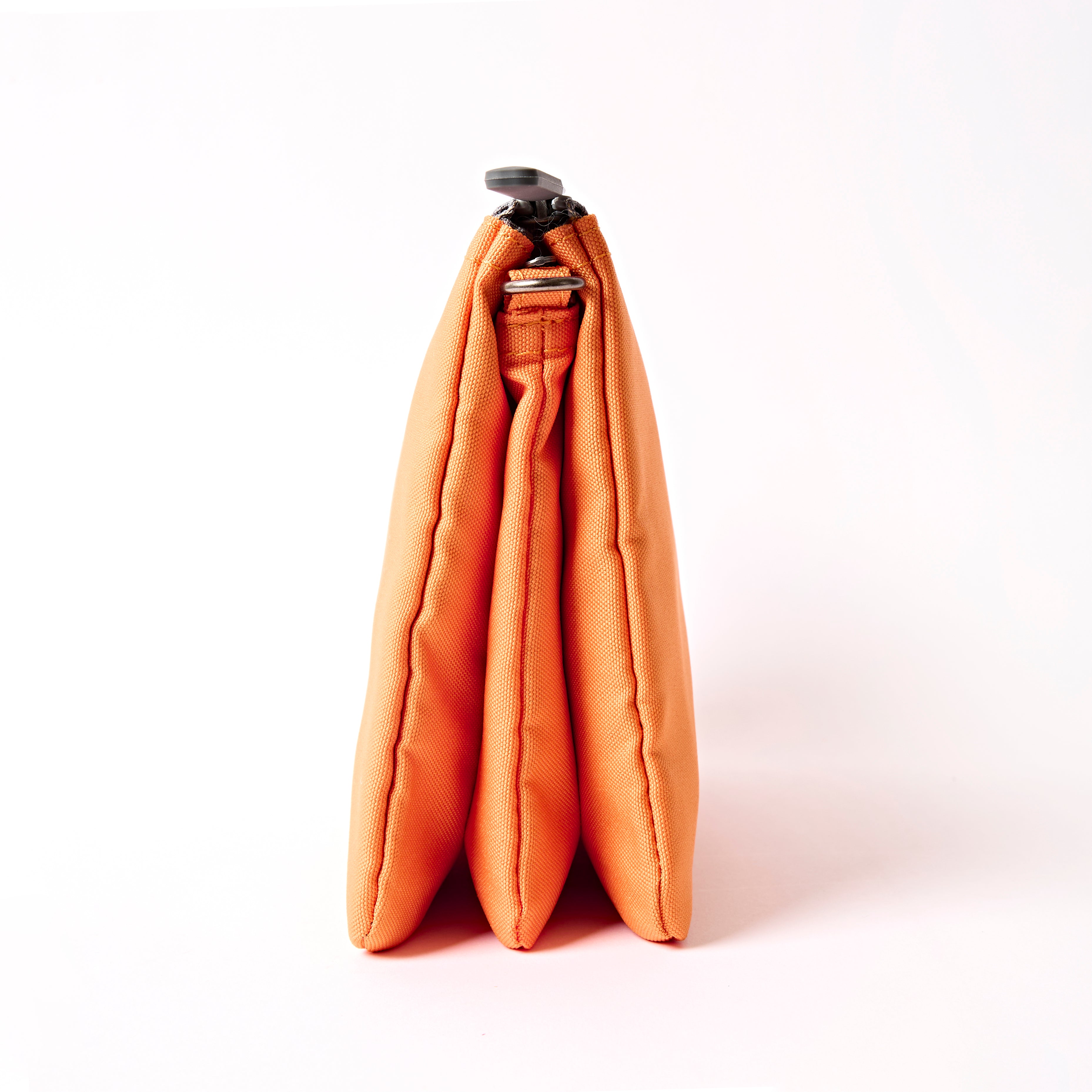 Roka London Carnaby crossbody XL oransje 0,5 liter