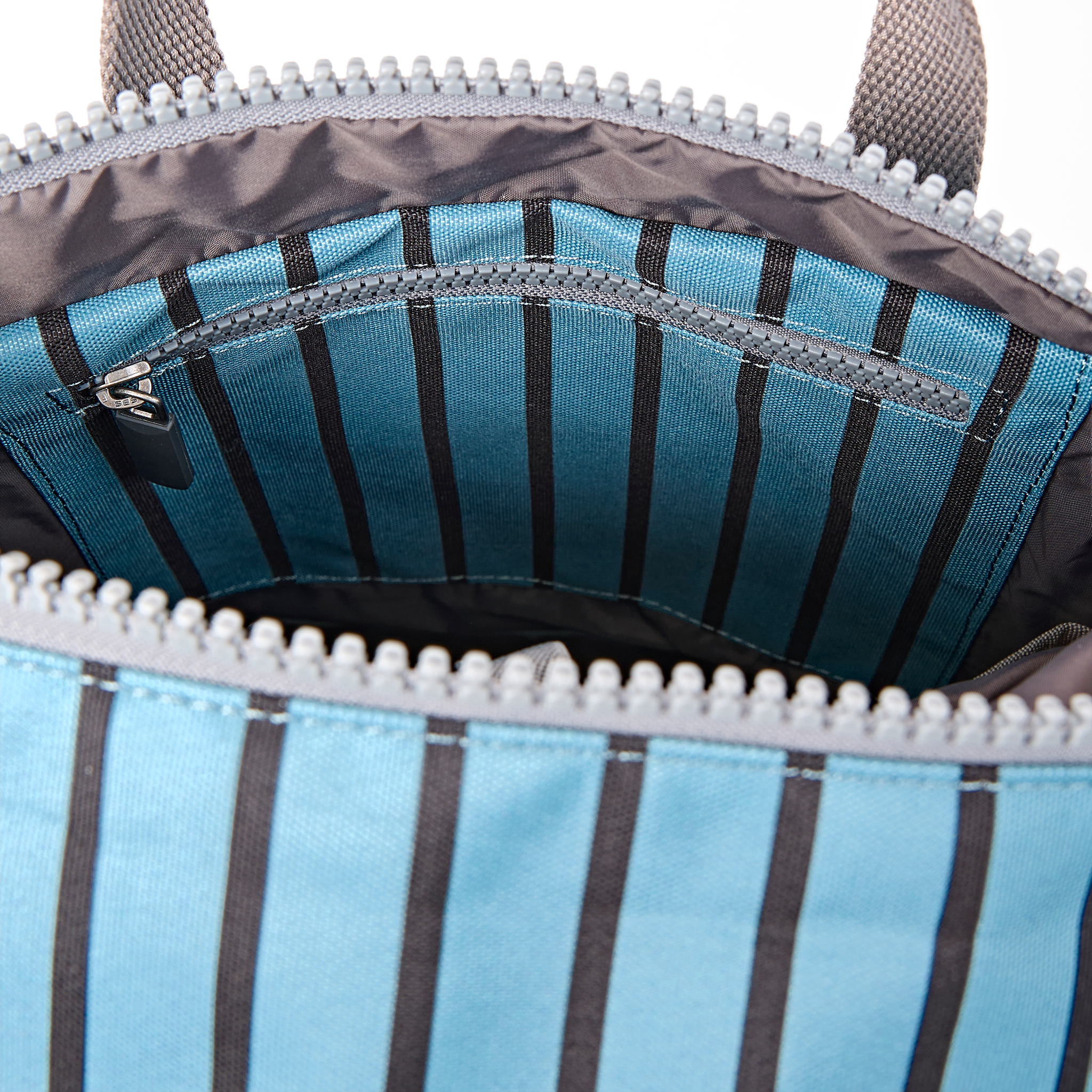 Roka London Canfield Roll Top ryggsekk Blue Stripe Medium
