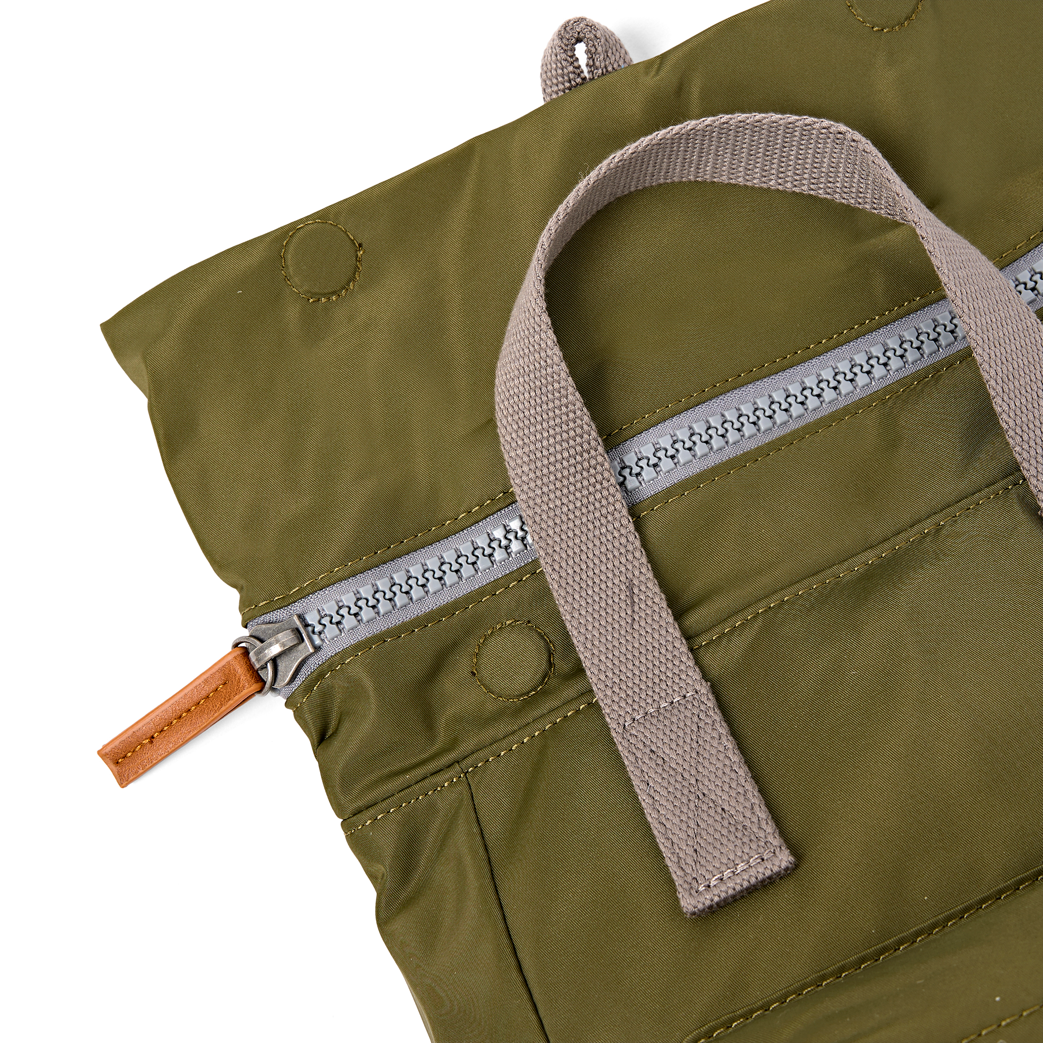 Roka London Canfield Roll Top ryggsekk Chive 16,4 liter