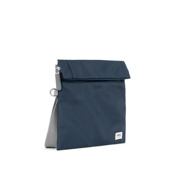 Roka London Stratford crossbody midnight 0,5 L