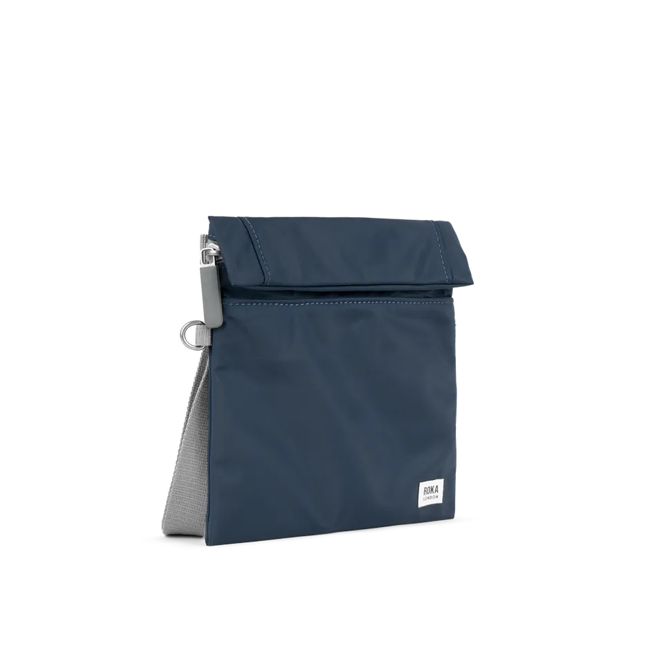 Roka London Stratford crossbody midnight 0,5 L