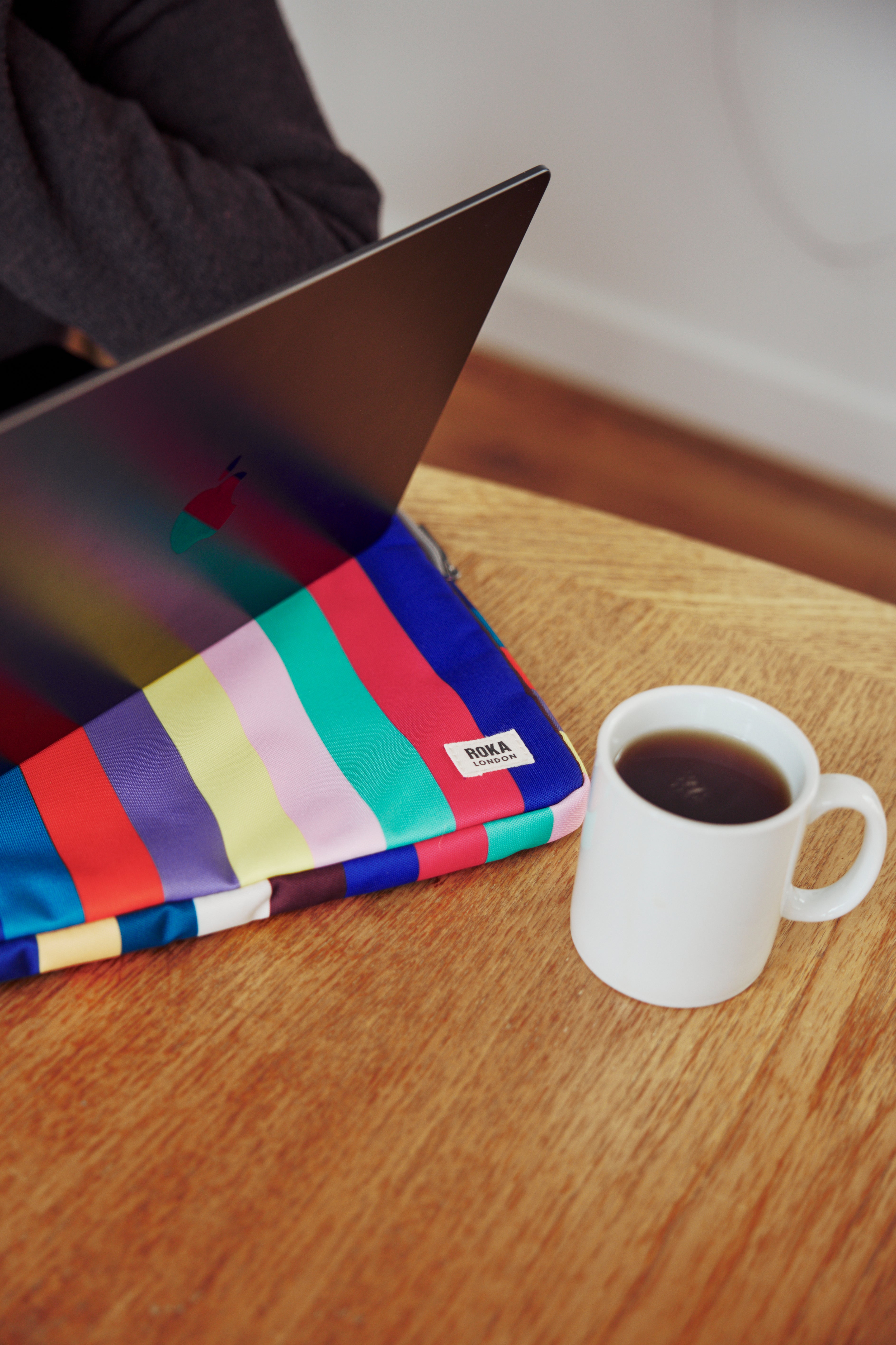 Roka London Brick Lane Wide Multi Stripe laptopsleeve 14" vanntett