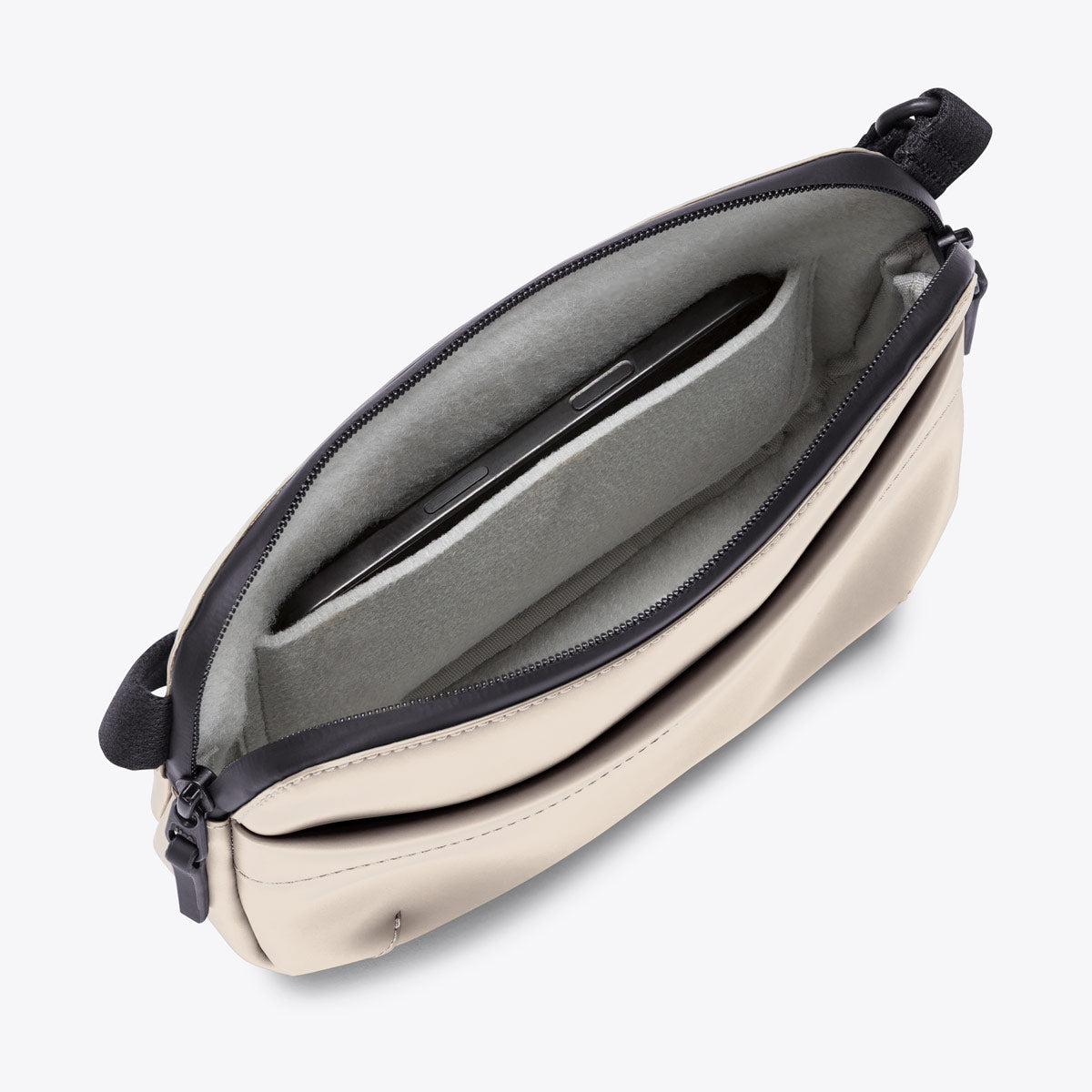 Ucon Acrobatics Melvin crossbody svart medium slitesterk