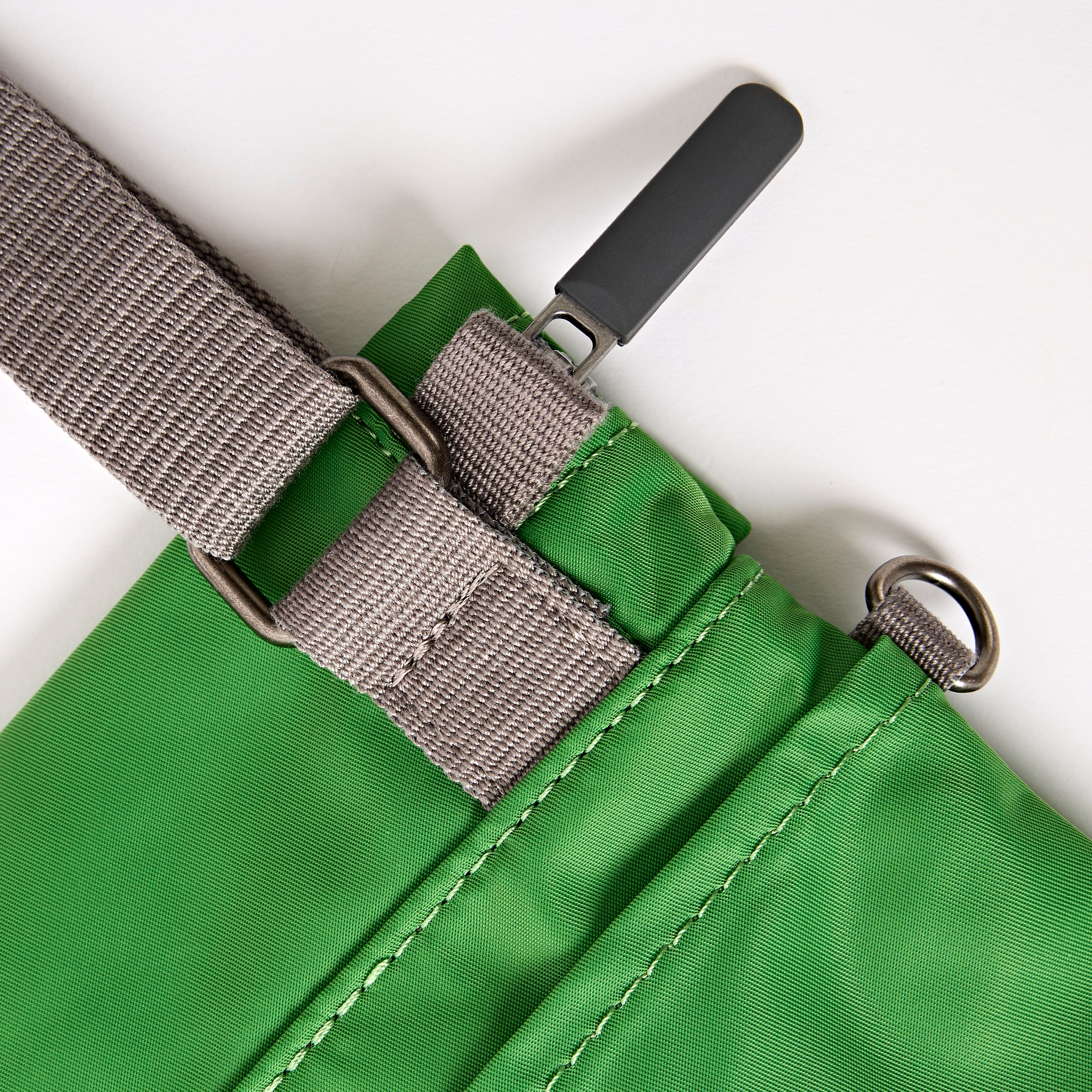 Roka London Stratford crossbody Lime Small 0,5 liter
