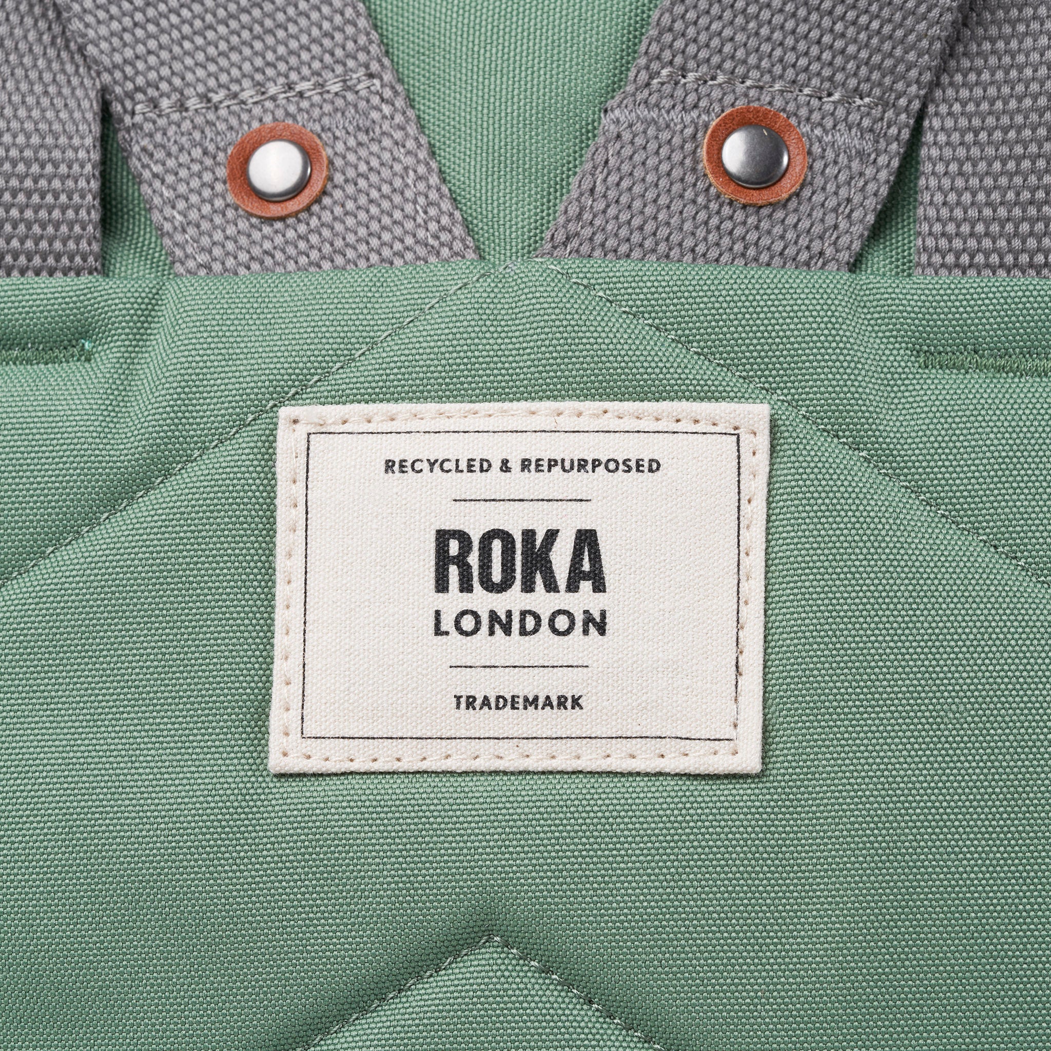 Roka London Finchley ryggsekk Frost rolltopp vannflaskeholder