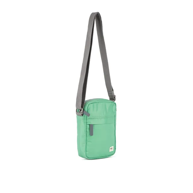 Roka London Bond crossbody matcha small vanntett