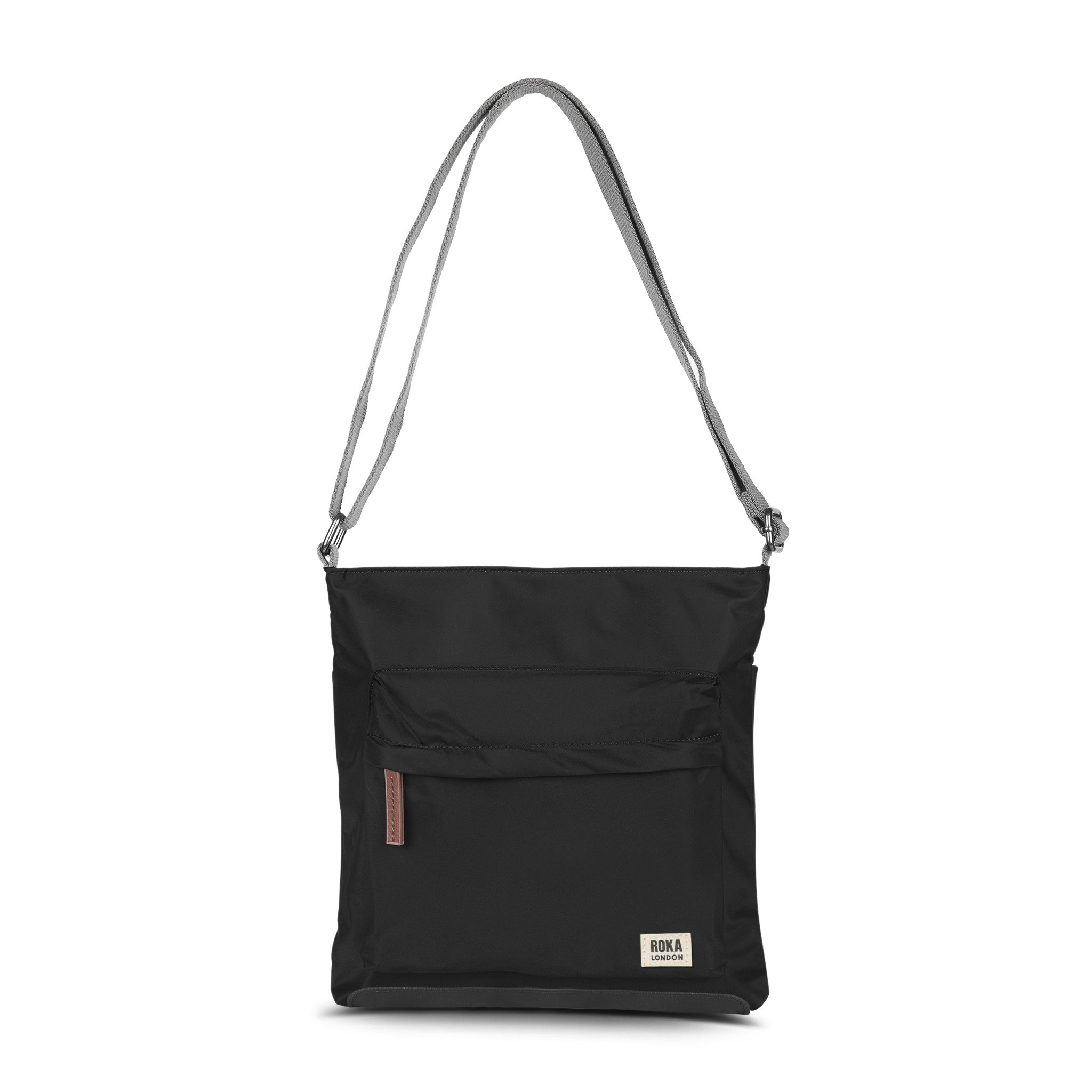 Roka London Kennington crossbody medium svart 2,7 liter