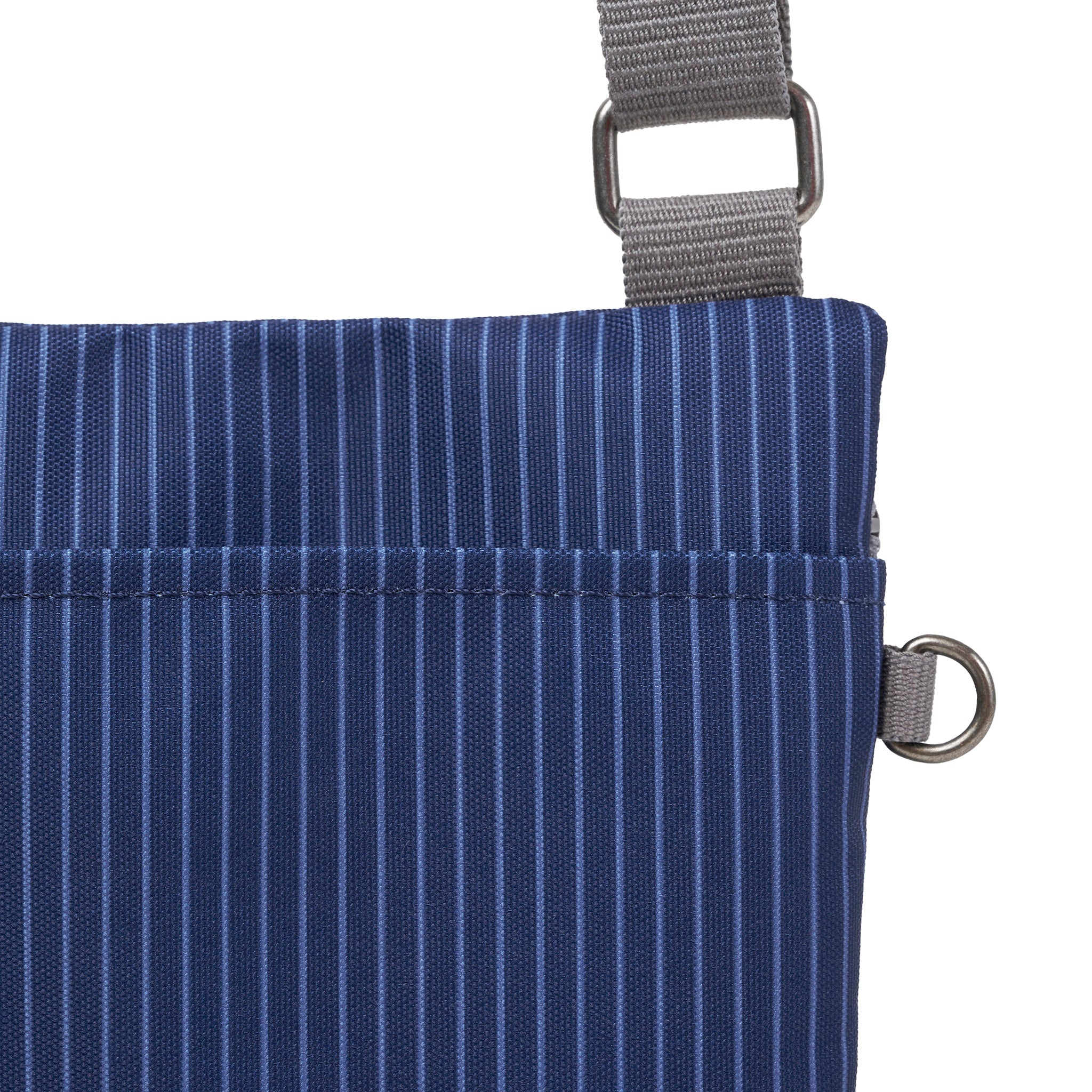 Roka London Chelsea B mobilveske Medium Denim Stripe 0,6l
