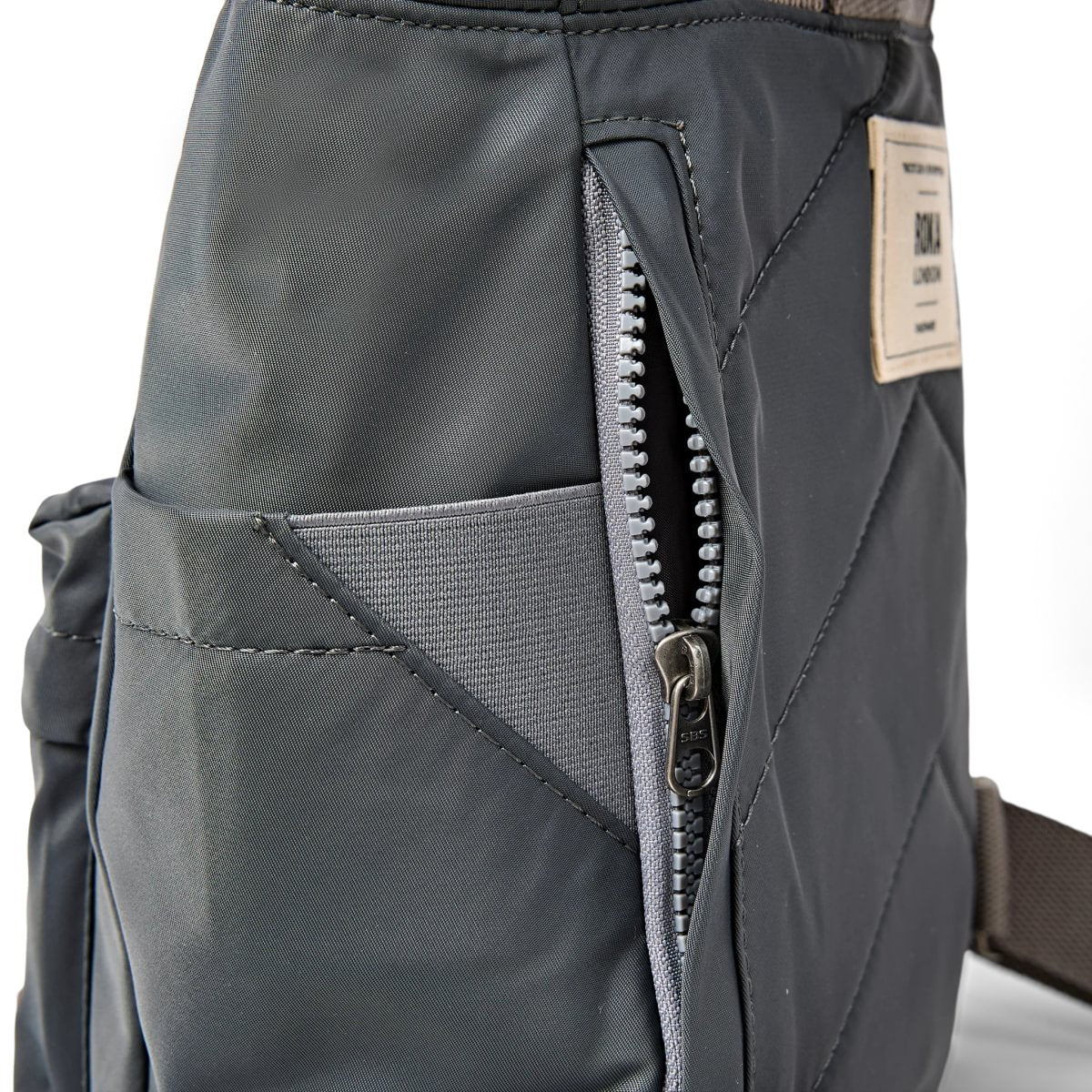Roka London Canfield Roll Top ryggsekk Medium Beluga 16,4 l