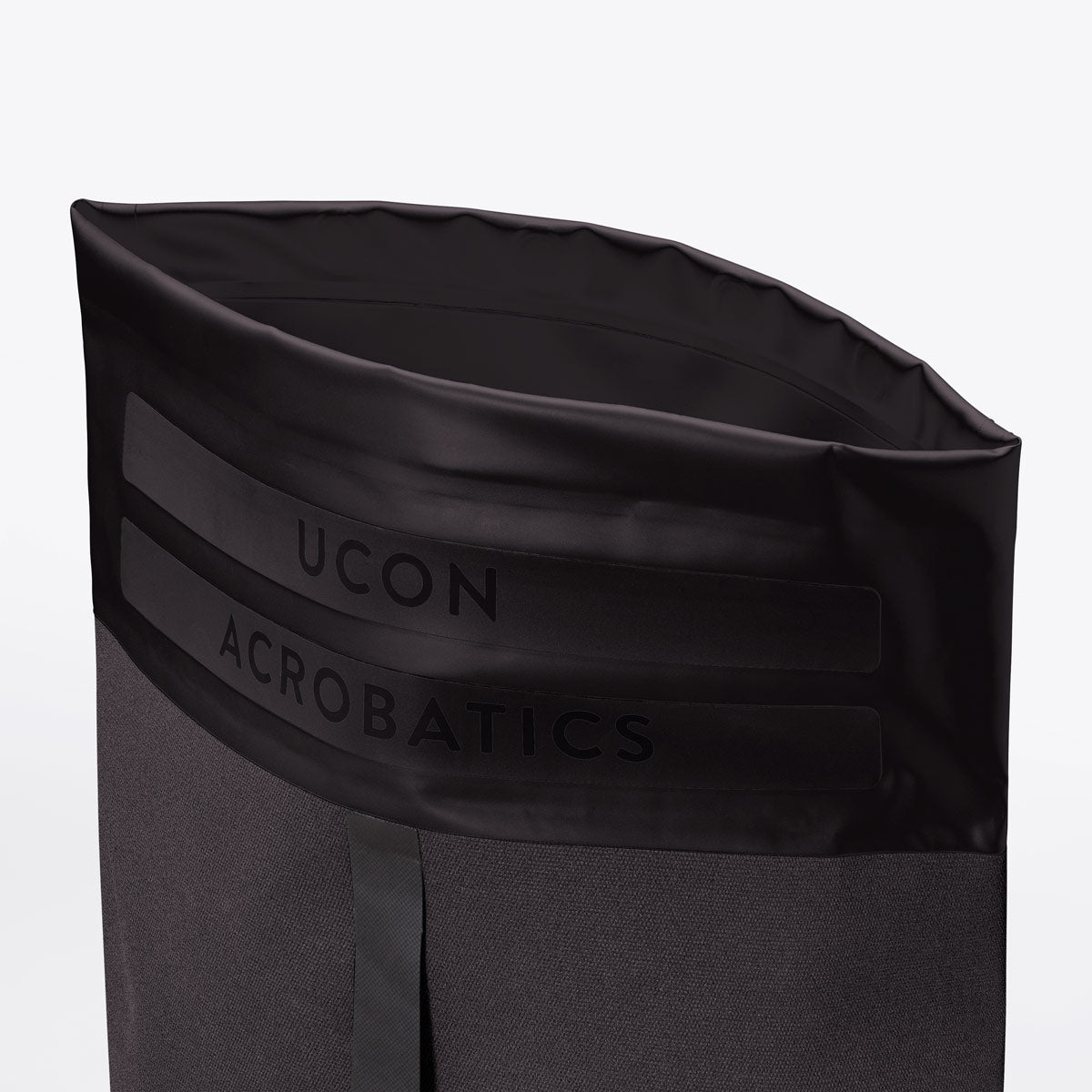 Ucon Acrobatics Jannik Roll-Top ryggsekk Medium Asphalt Reflective vanntett