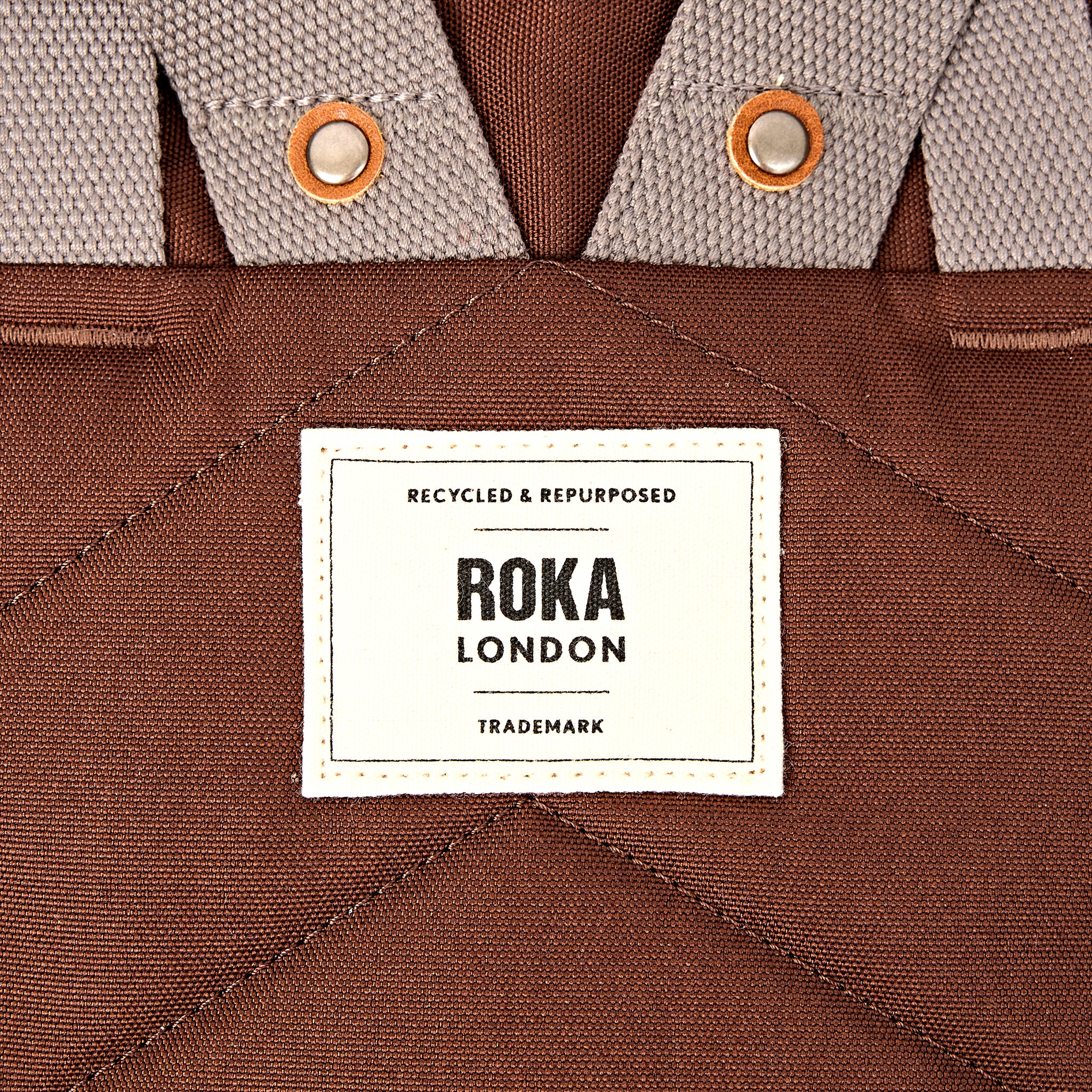 Roka London Finchley A ryggsekk large sjokoladebrun roll-top